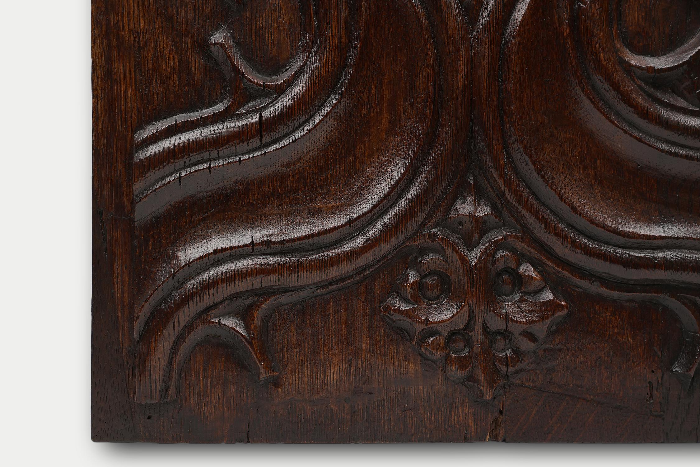 Gothic oak sculpted panel from the 16th century, Belgium In Good Condition For Sale In Meulebeke, BE