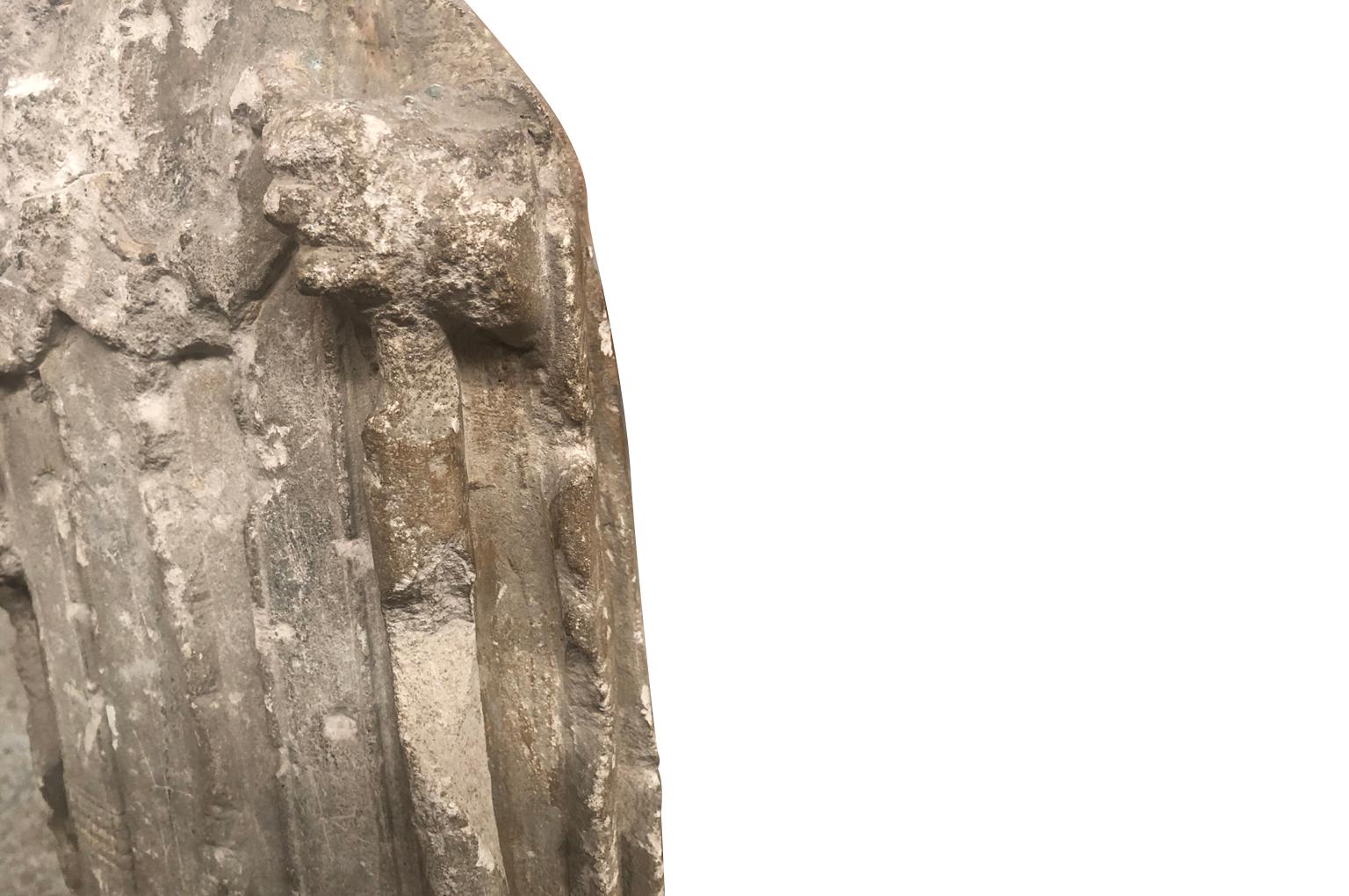Statua di San Nicola in pietra scolpita del periodo gotico in vendita 1