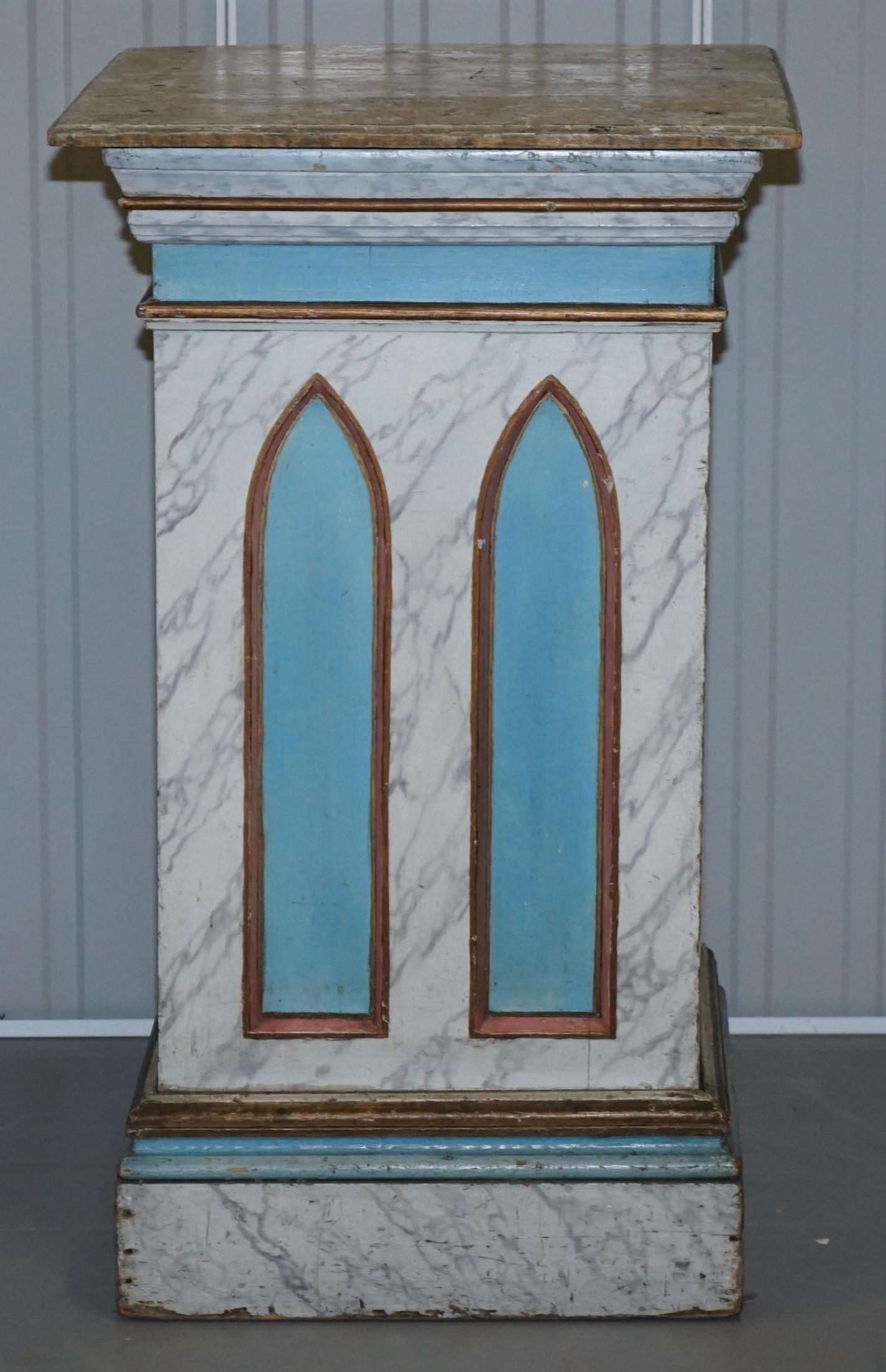 We are delighted to offer for sale this lovely Gothic style vintage Faux marble painted pine pedestal pillar column for displaying antiques.

This is a large pedestal, you can display substantial pieces on top or perhaps a small collection of