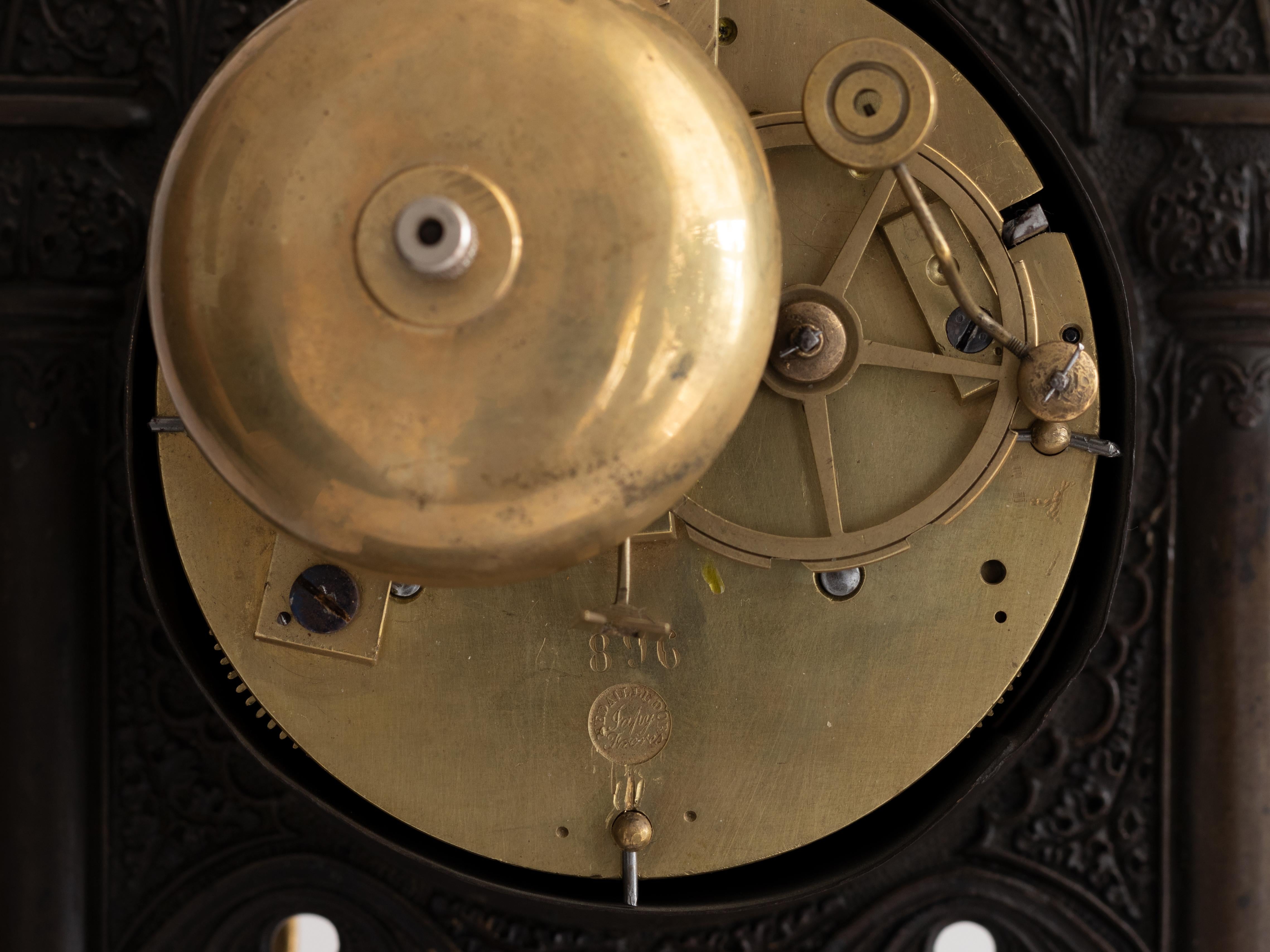 Gothic Revival Bronze Cathedral Mantel Clock, 19th Century In Good Condition For Sale In Lisbon, PT