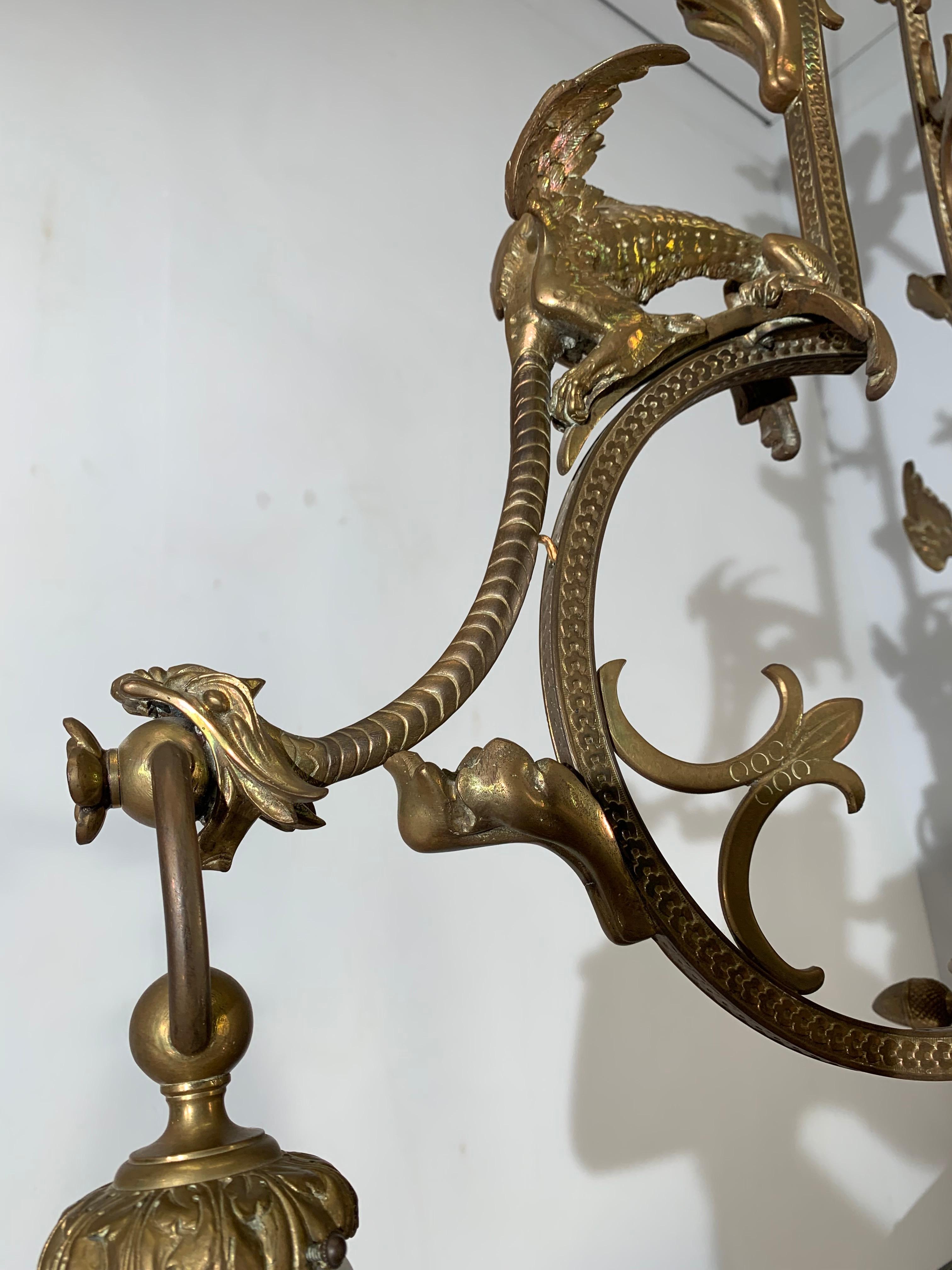 Neugotik-Revival-Kronleuchter/Anhänger aus Bronze mit Drachenskulpturen, A. Bastet Lyon (Französisch) im Angebot