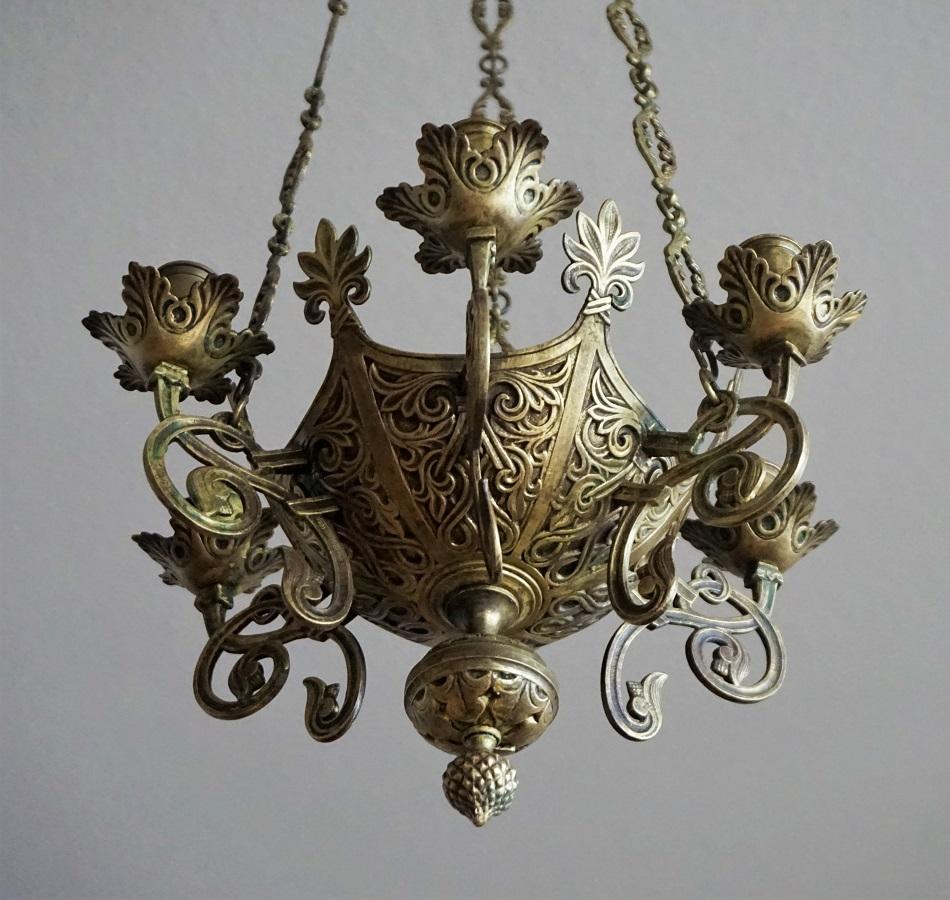 Gothic Revival Bronze Church Sanctuary Lamp Candle Chandelier Spain 18th Century In Good Condition For Sale In Frankfurt am Main, DE
