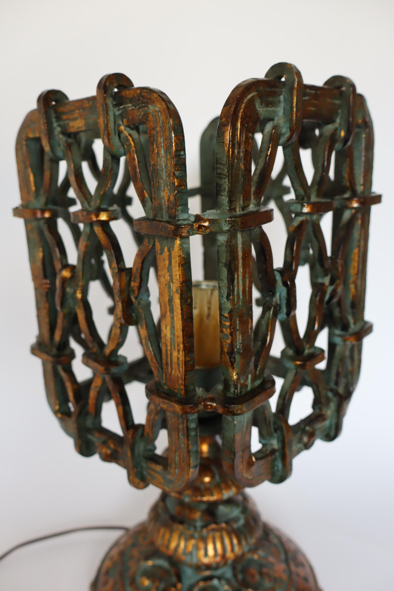 Lampe de table néo-gothique brutaliste en bronze en vente 2