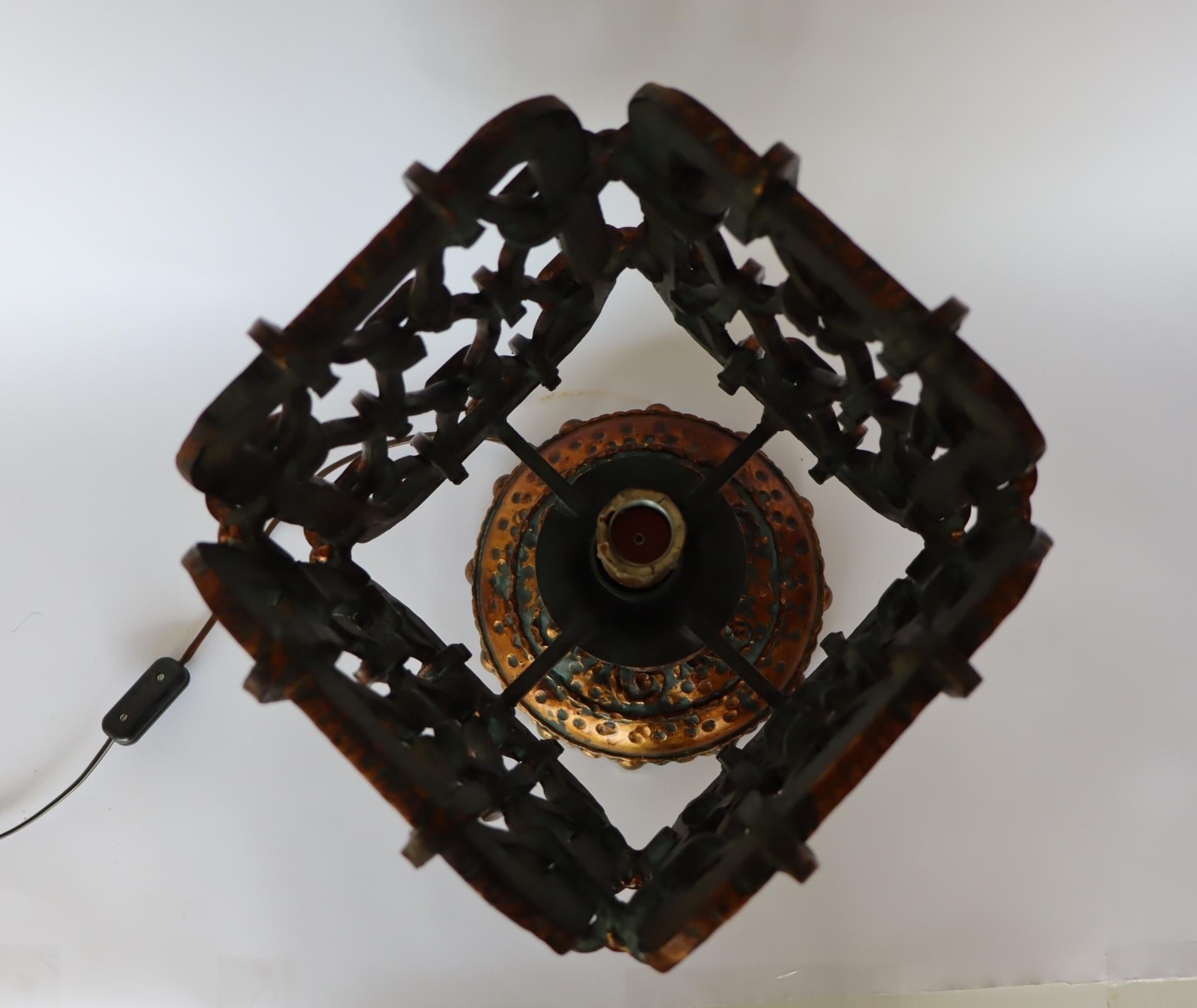 Lampe de table néo-gothique brutaliste en bronze en vente 5