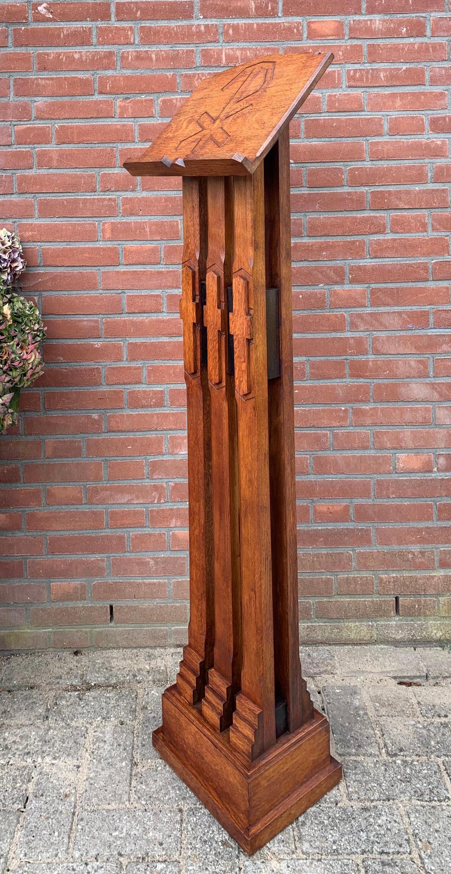 Stunning church lectern for books or sheet music.

This Gothic floor stand from the earliest years of the 20th century is another perfect example of the quality and beauty of the handcrafted items that were created in that era. With the perfectly