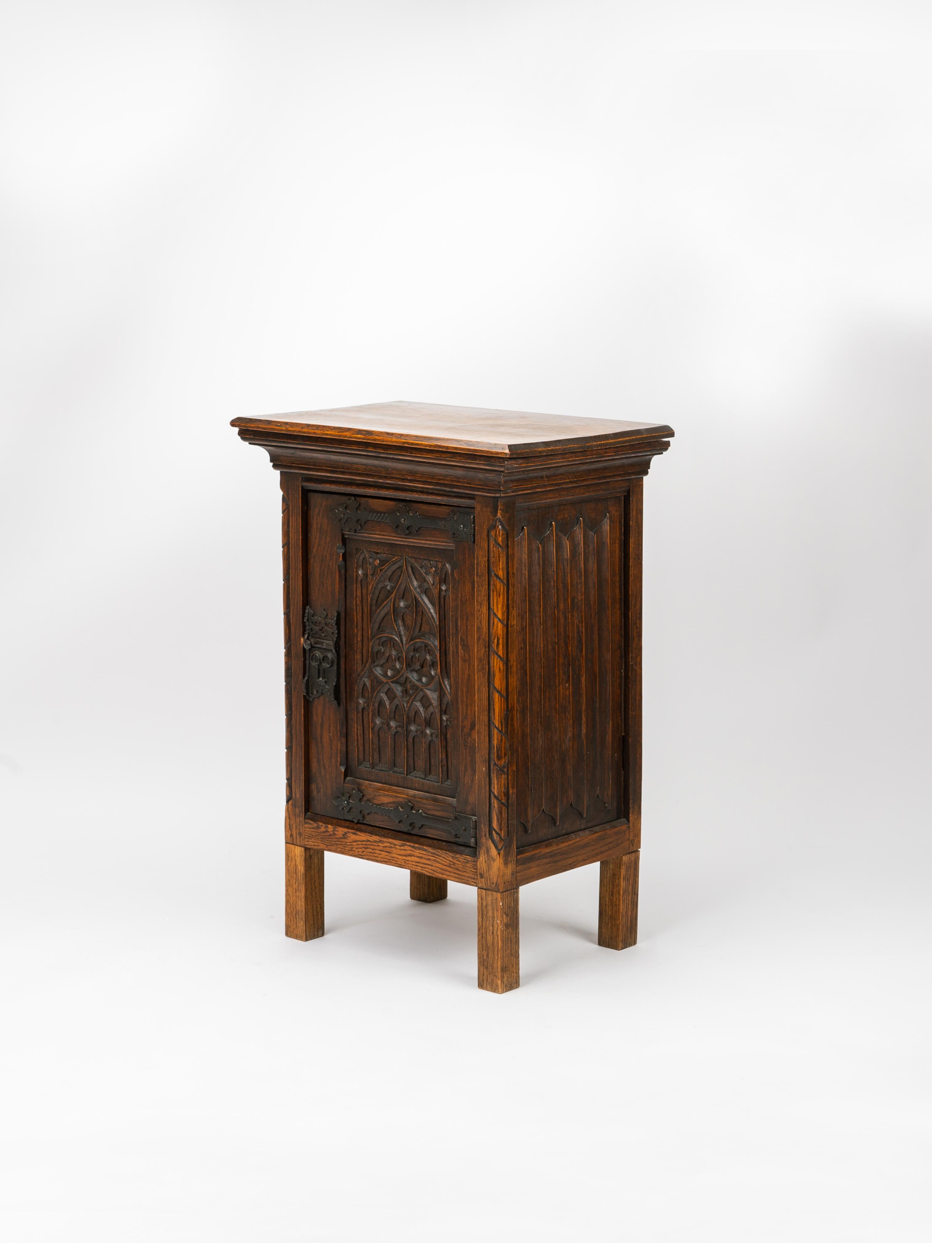 Iron Gothic Revival Carved Oak Reliquary Side Table Nightstand For Sale