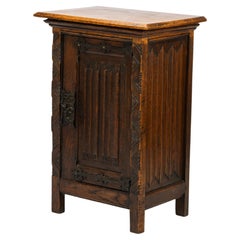 Reliquary-Beistelltisch aus geschnitzter Eiche im gotischen Revival-Stil, Nachttisch
