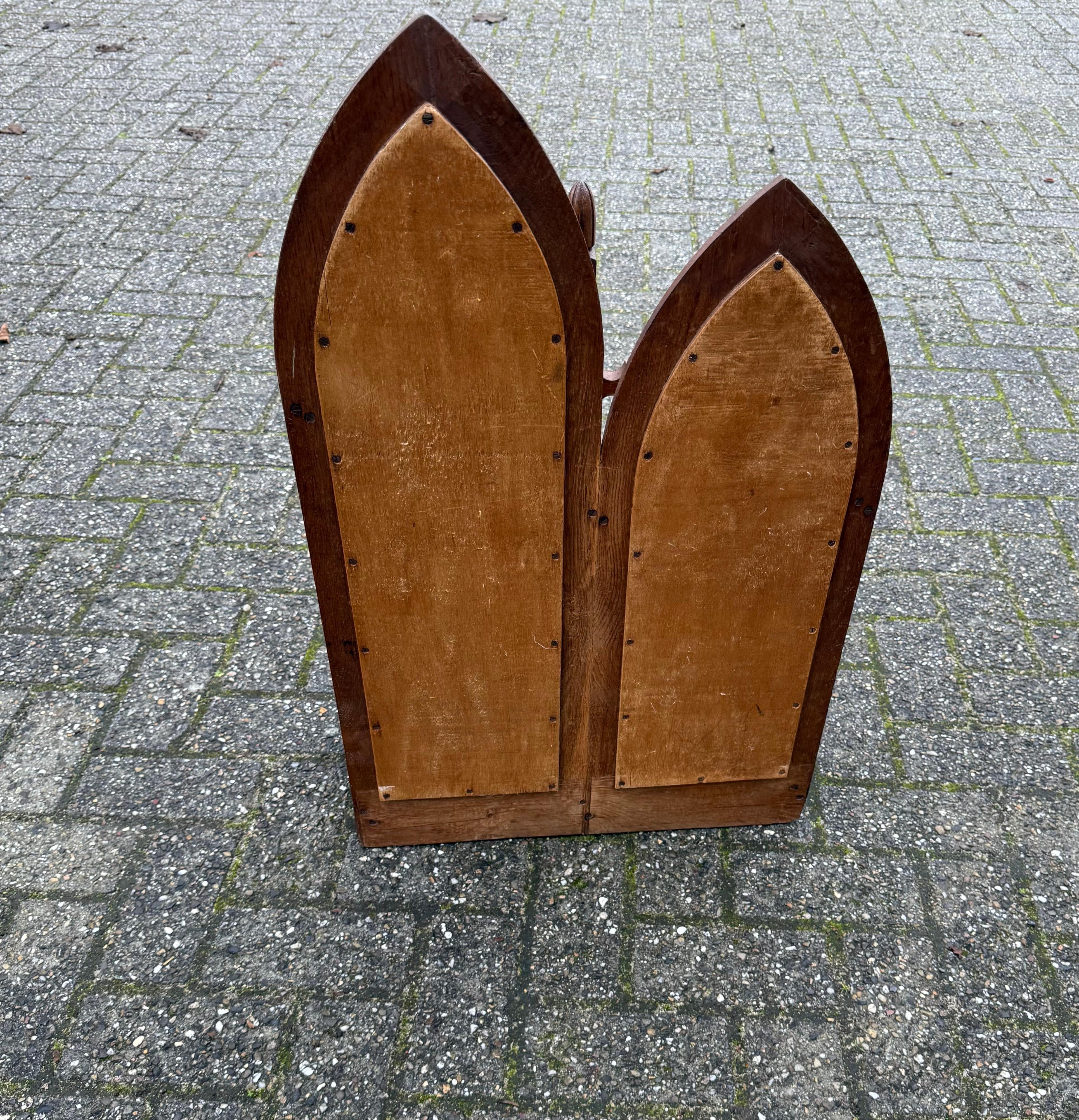 Stand Umbrella en Oak Oak sculpté de style Revive avec rail sculpté et réservoirs en zinc en vente 9