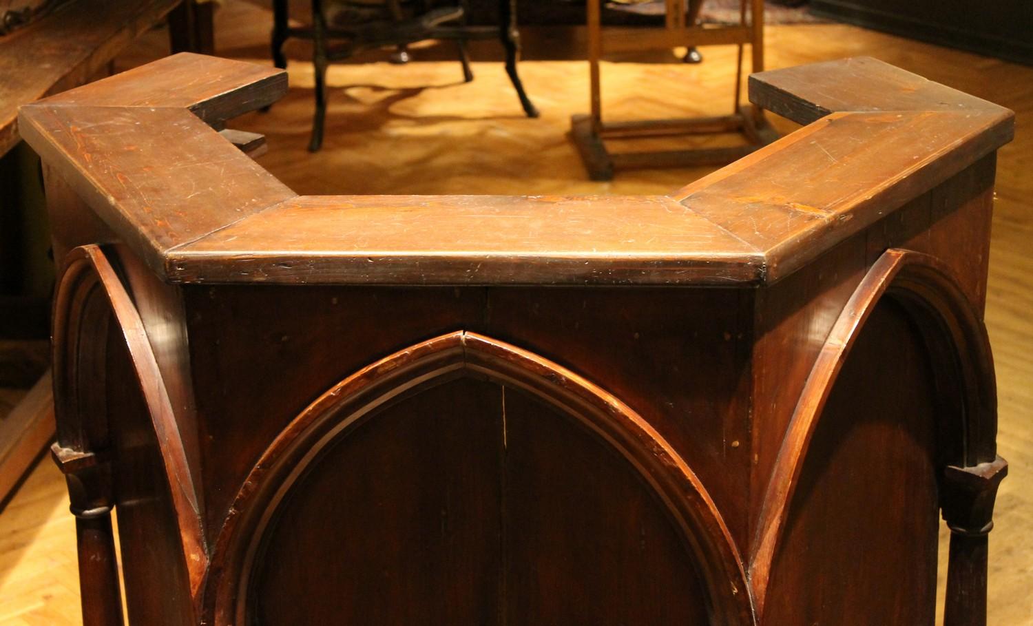Italian Gothic Revival Carved Walnut Wood Pulpit or Bar Counter Arches and Columns Shape