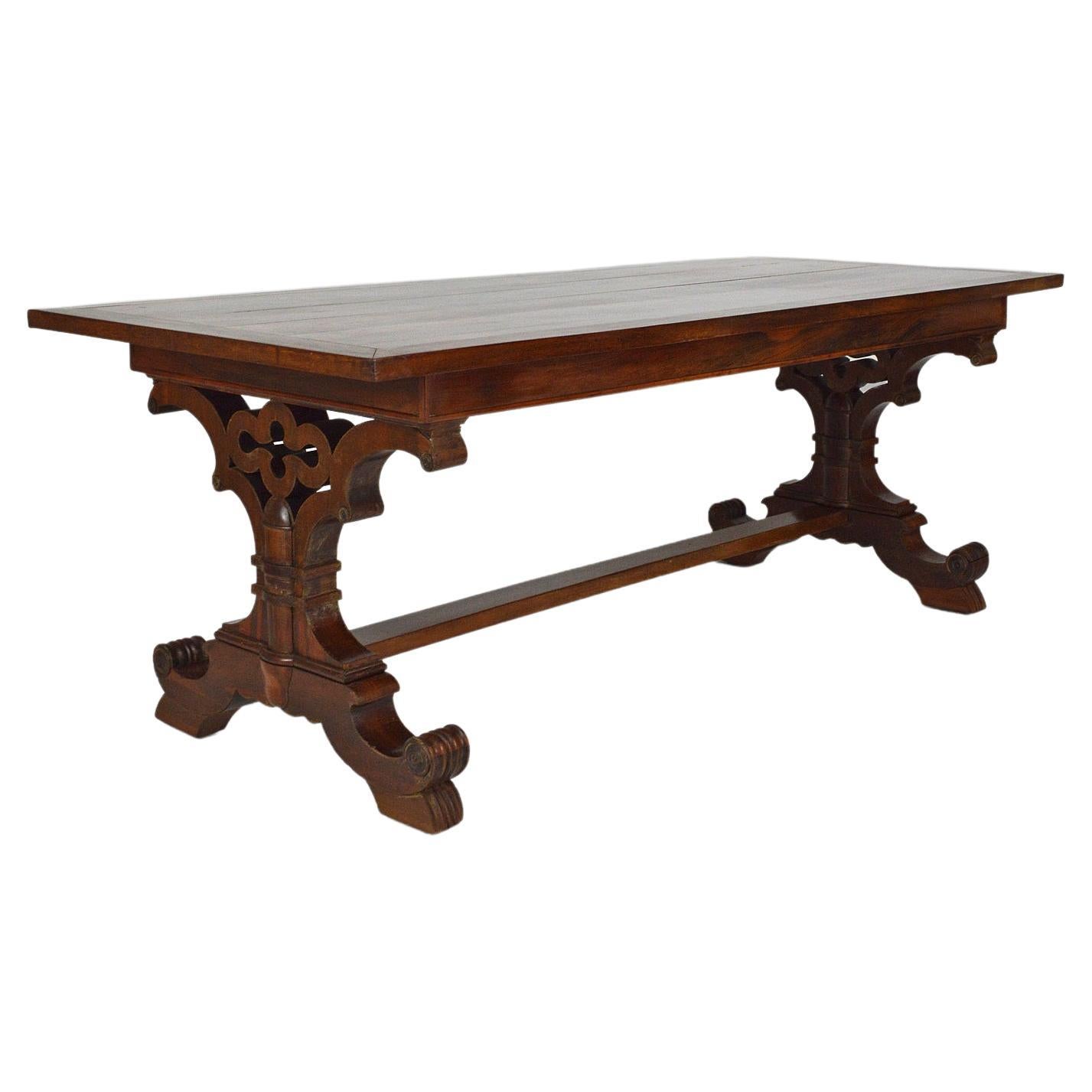 Gothic Revival Dining Table in Mahogany, Victorian Era, circa 1840 For Sale
