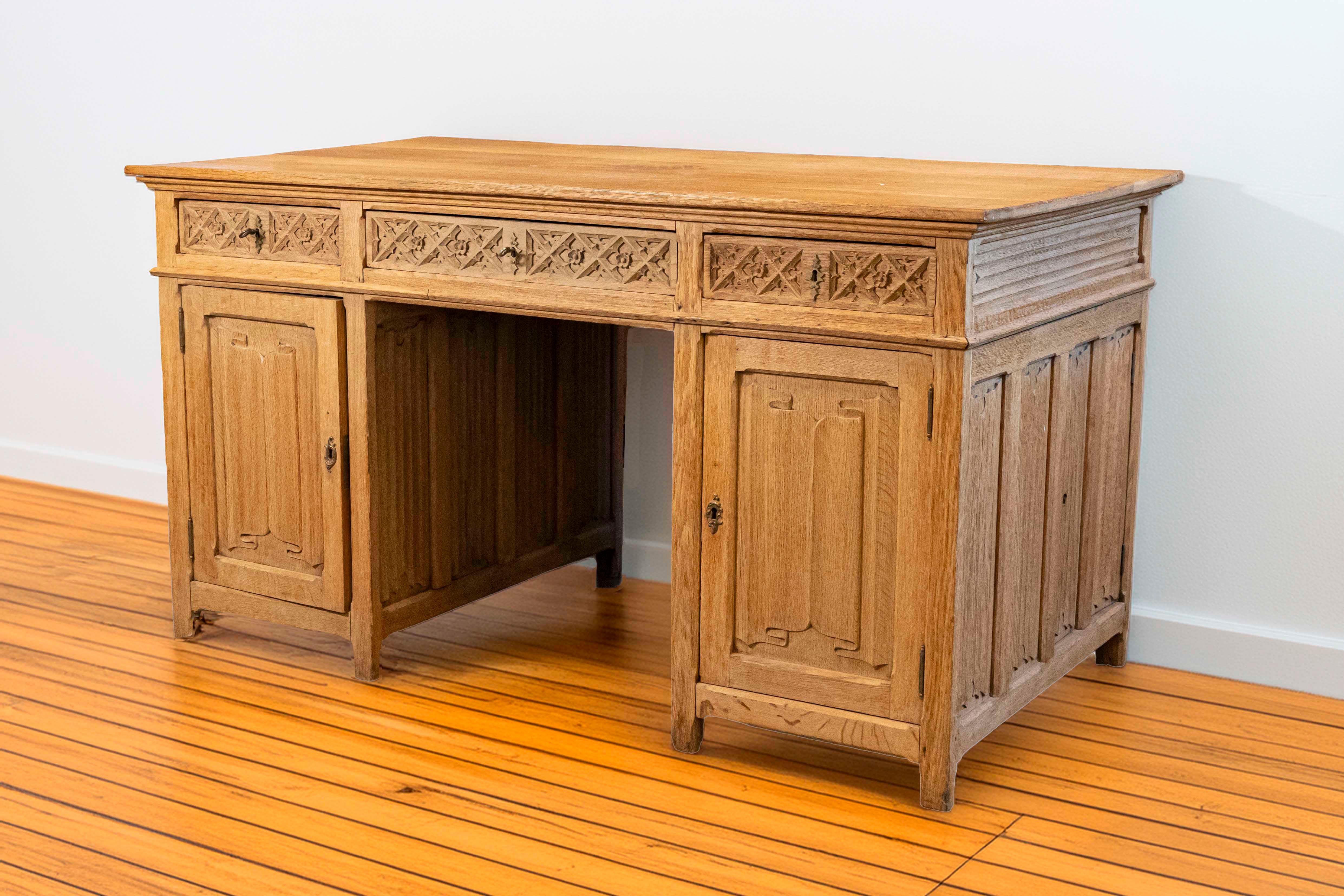 Gothic Revival English Desk of Bleached Oak with Linenfold Motifs, circa 1830 In Good Condition For Sale In Atlanta, GA