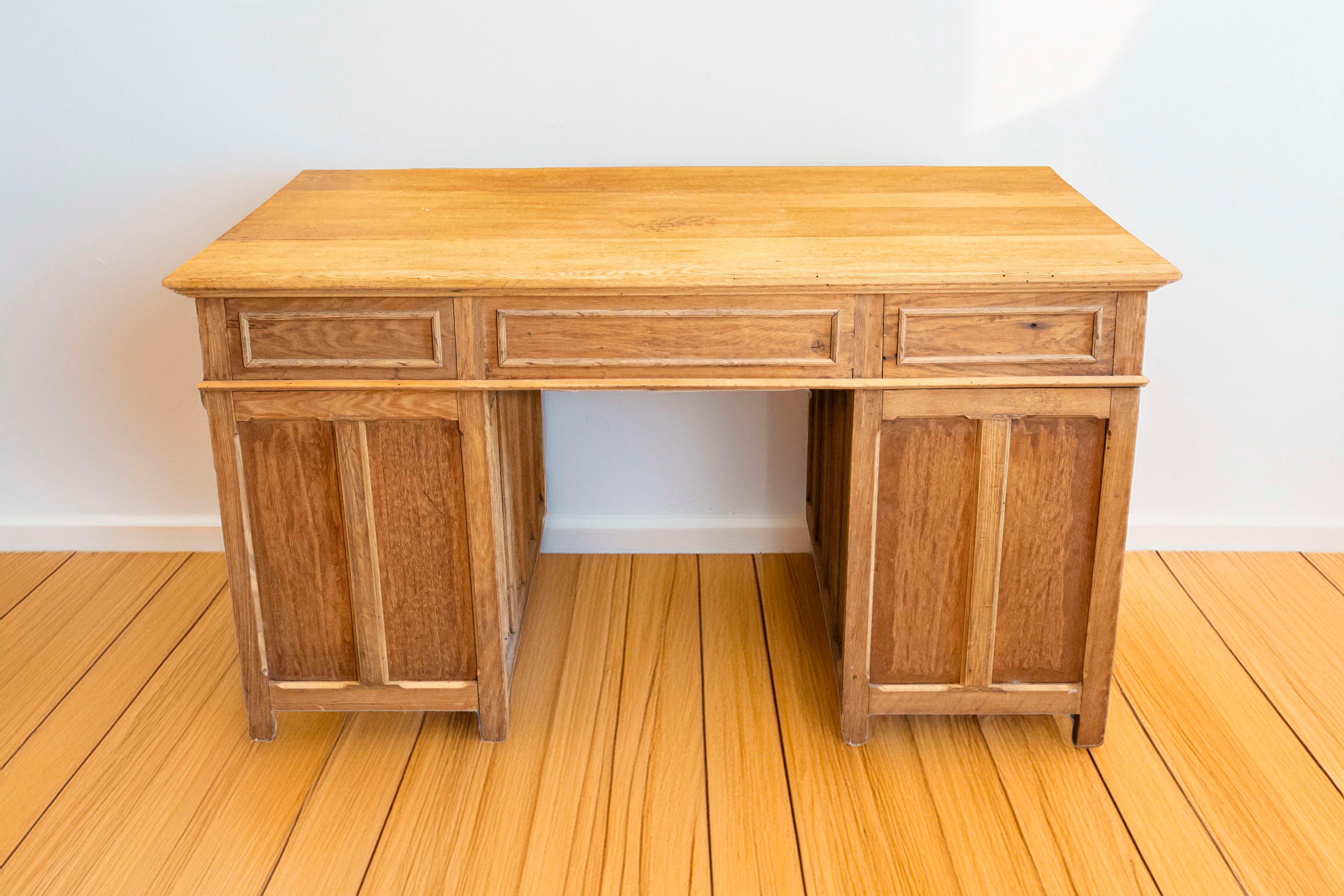 Gothic Revival English Desk of Bleached Oak with Linenfold Motifs, circa 1830 For Sale 4
