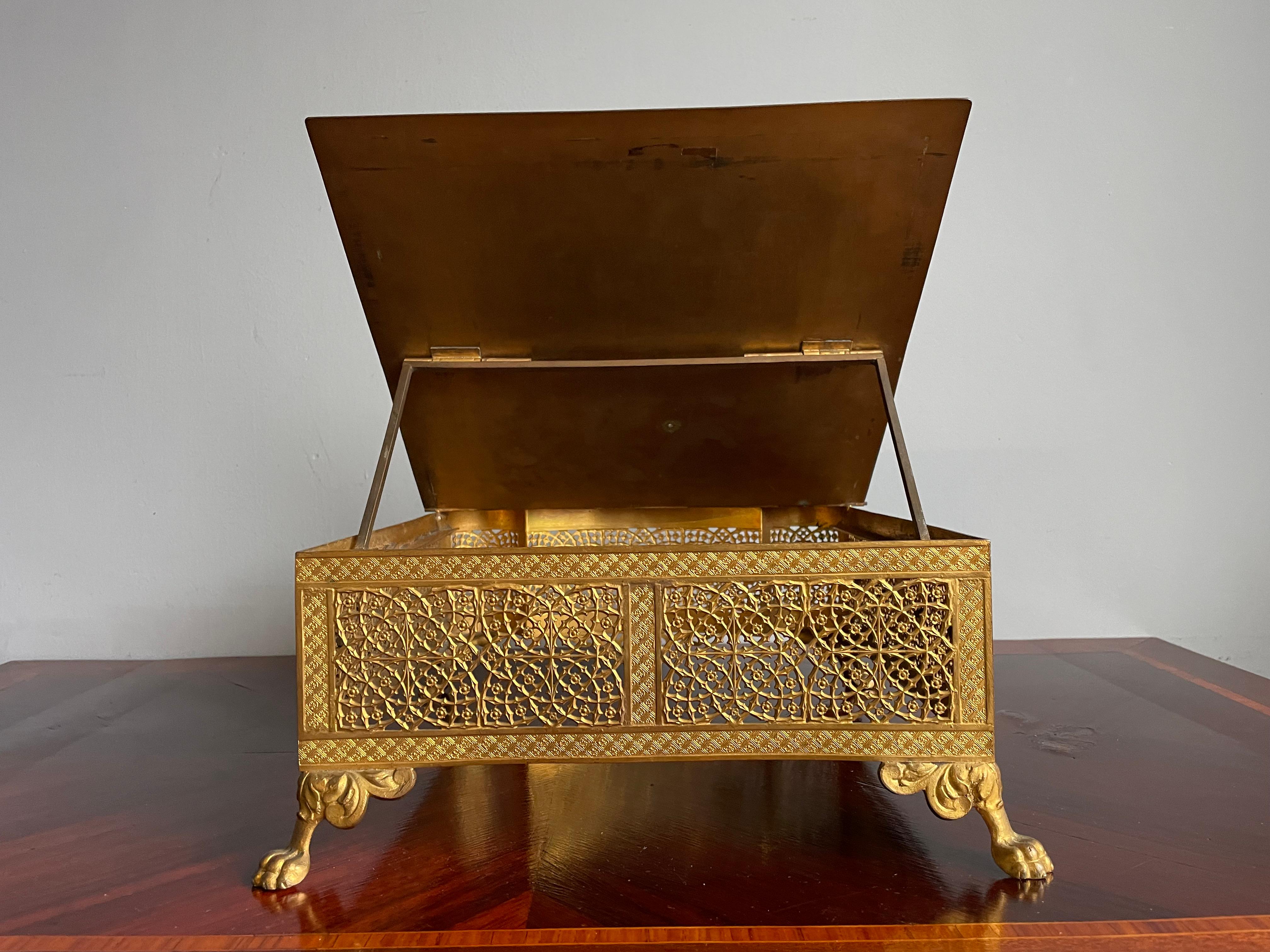Gothic Revival Extremely Detailed Gilt Brass & Bronze Church Altar Missal Stand In Excellent Condition In Lisse, NL