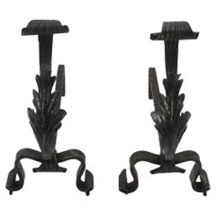 Gotisches Revival Laub Kamin Andirons aus Schmiedeeisen