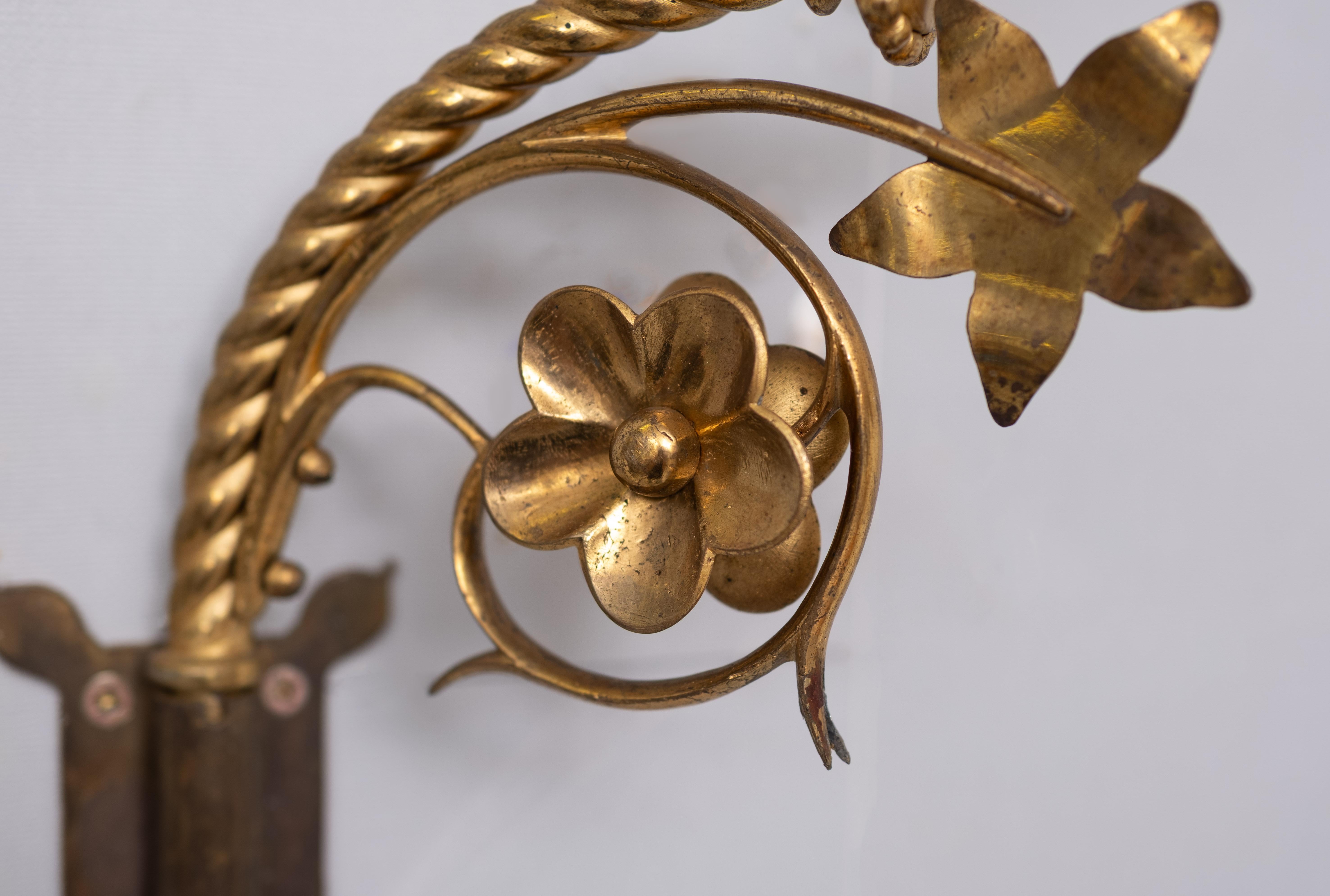 Portacandele da parete in ottone dorato del Rinascimento Gotico 1890 Olanda in vendita 4
