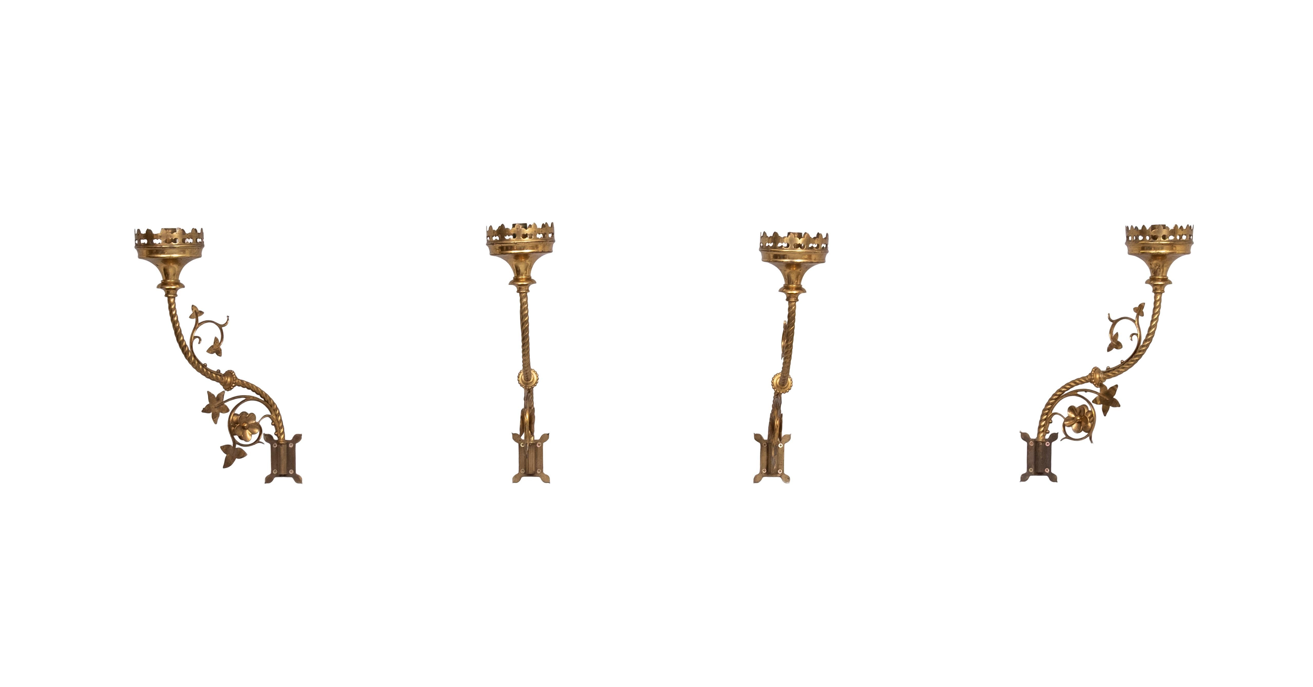 Portacandele da parete in ottone dorato del Rinascimento Gotico 1890 Olanda in vendita 2