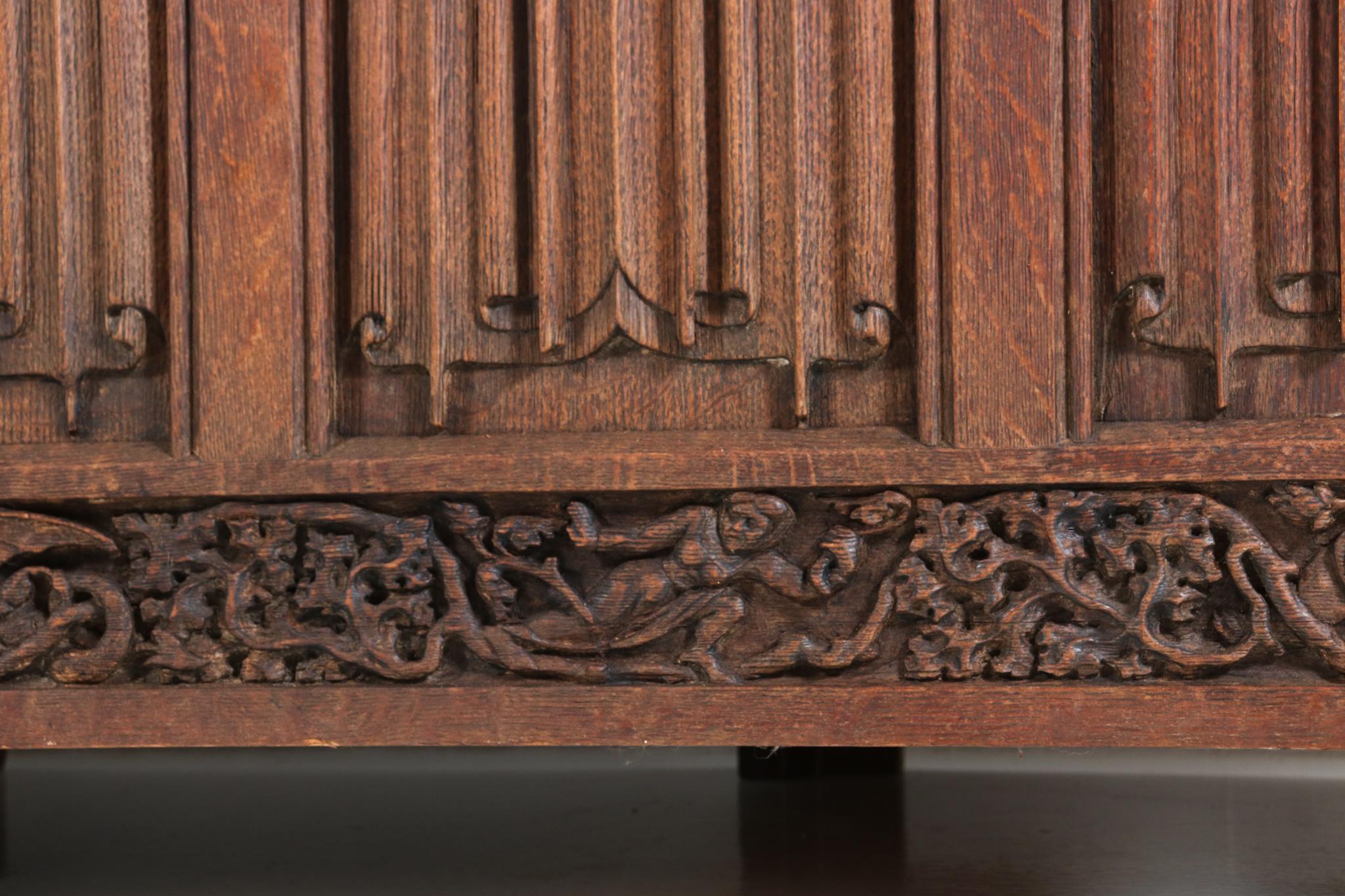  Gothic Revival Hand-Carved Oak Pedestal Desk, 1900s For Sale 7