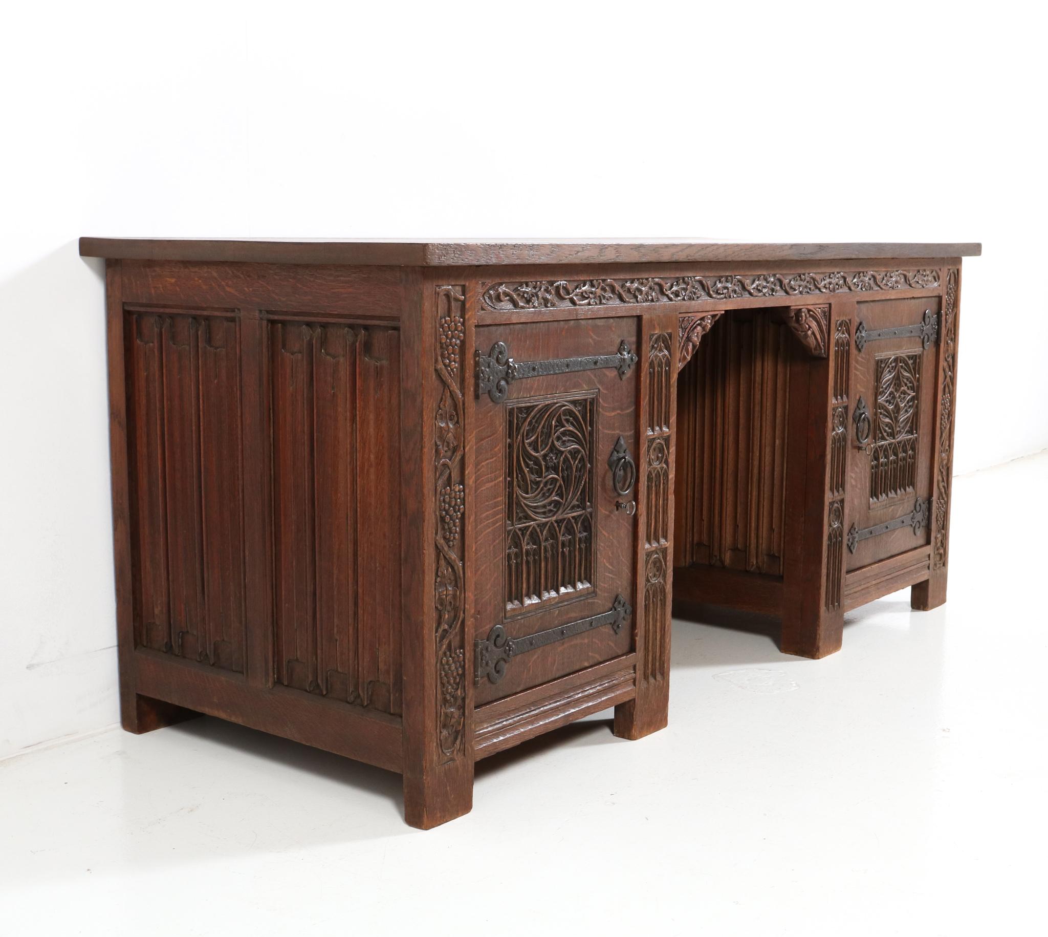 Early 20th Century  Gothic Revival Hand-Carved Oak Pedestal Desk, 1900s For Sale