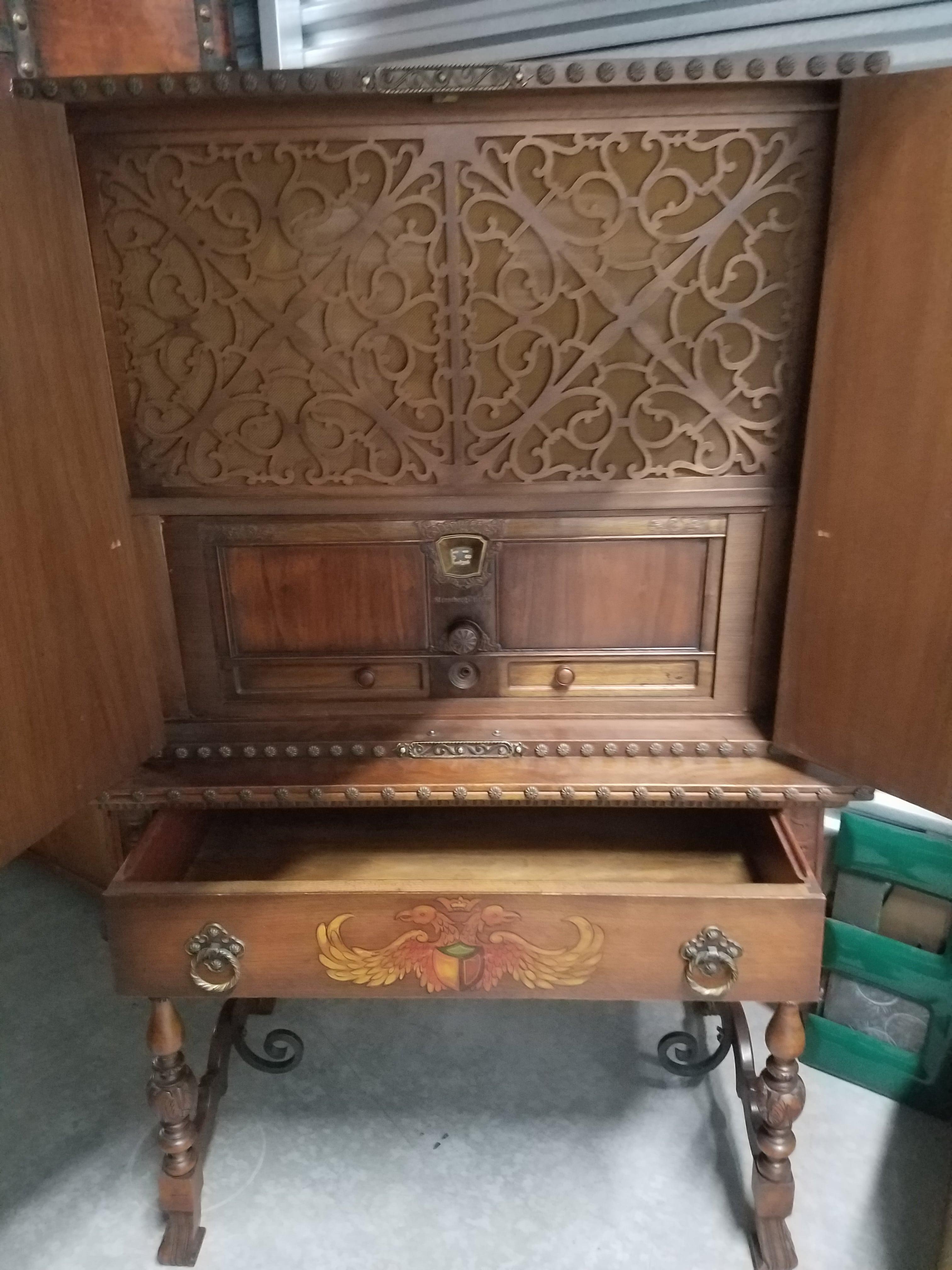 Gothic Revival Mahogany Antique Cabinet with Stromberg-Carlson Radio In Good Condition For Sale In San Francisco, CA