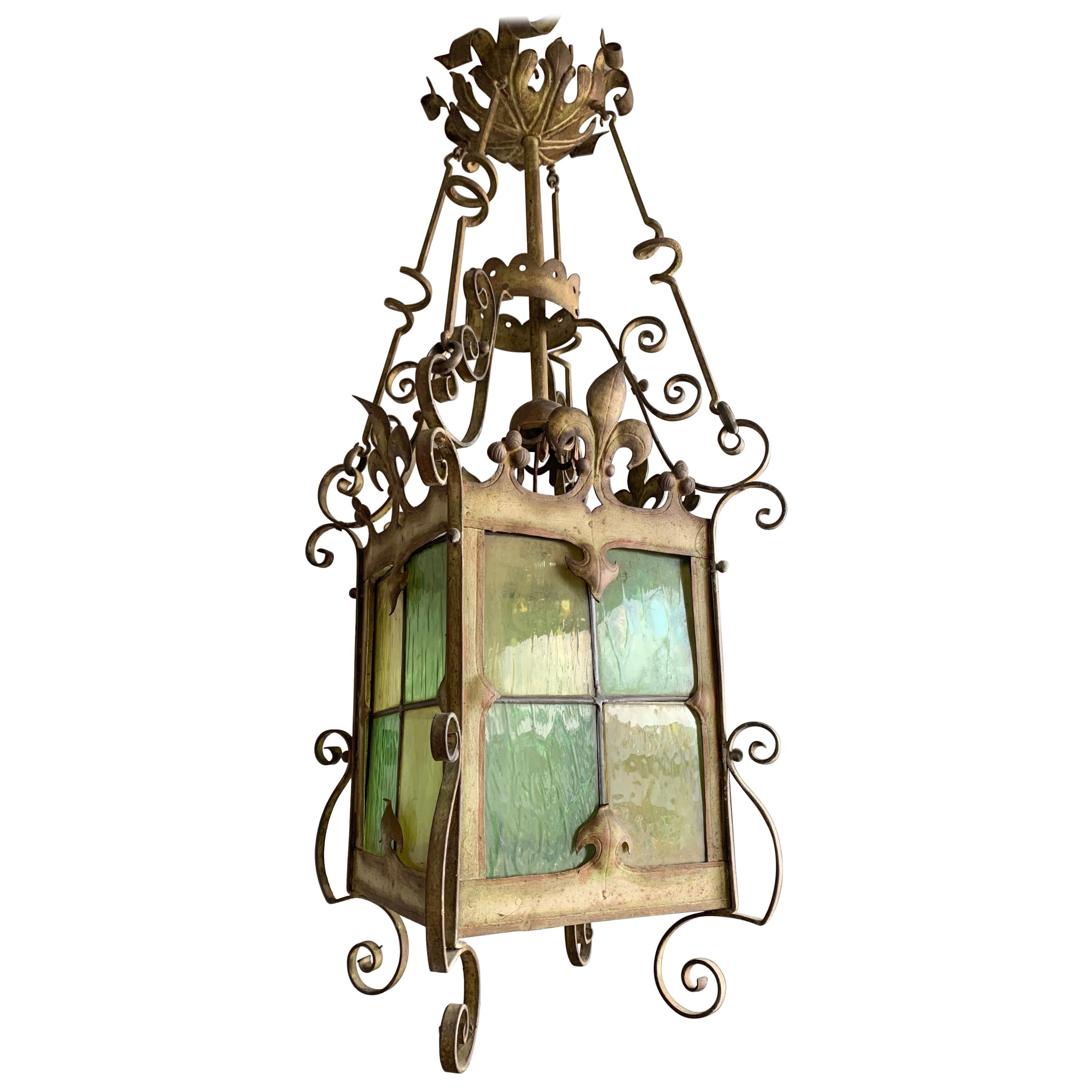Extra large lanterne d'art ancienne de style gothique/médiéval en fer forgé et verre
