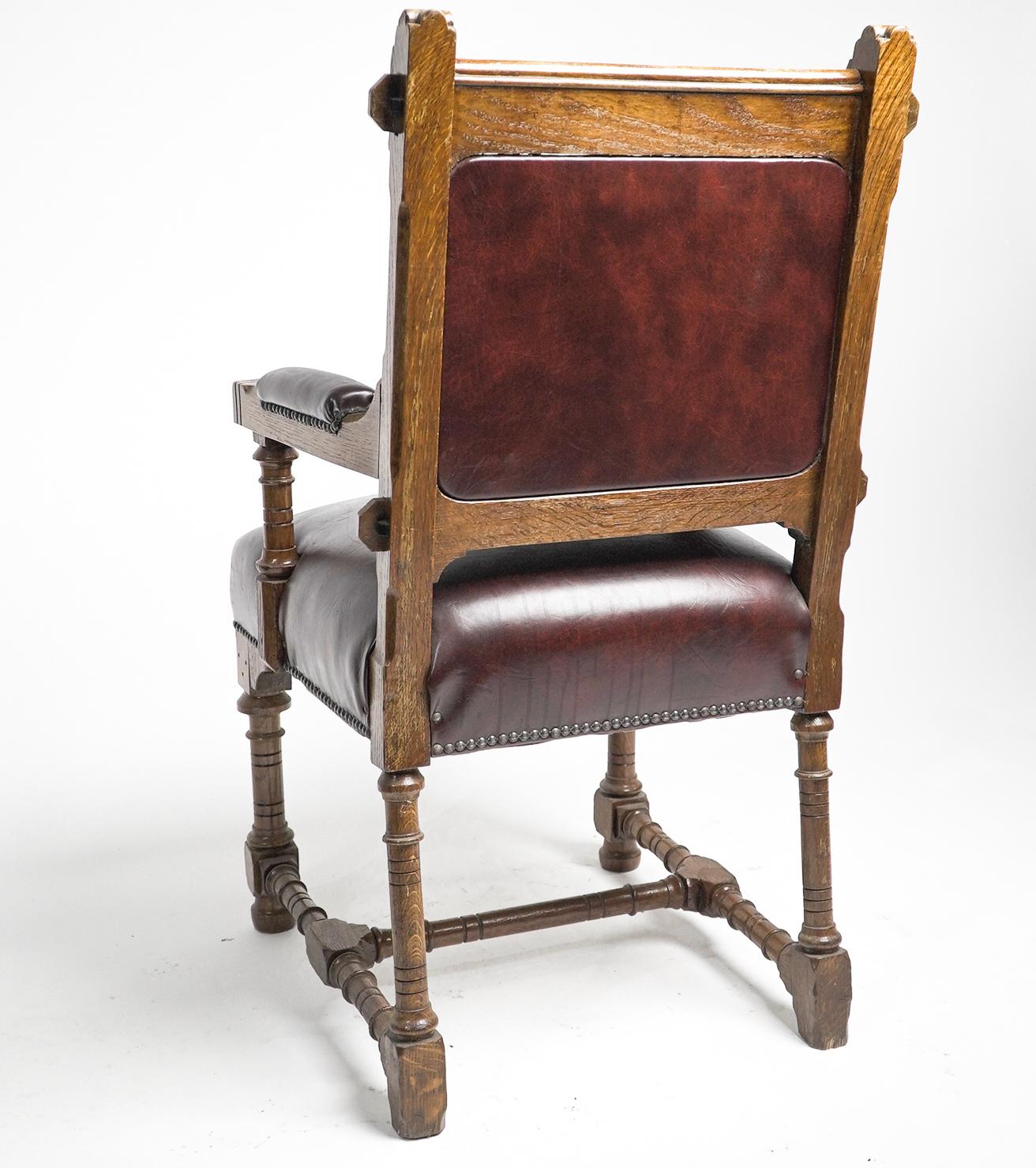 Fauteuil néo-gothique en chêne conçu par John Pollard Seddon pour Seddon and Co. en vente 6