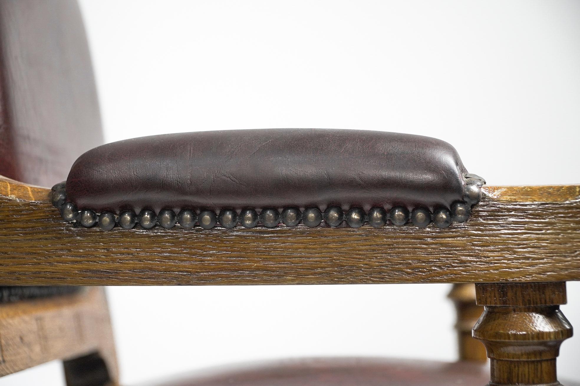 Fauteuil néo-gothique en chêne conçu par John Pollard Seddon pour Seddon and Co. en vente 1