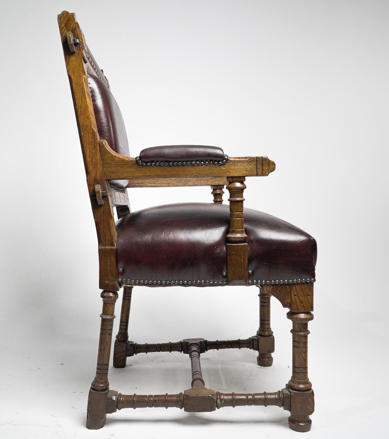 Néo-gothique Fauteuil néo-gothique en chêne conçu par John Pollard Seddon pour Seddon and Co. en vente
