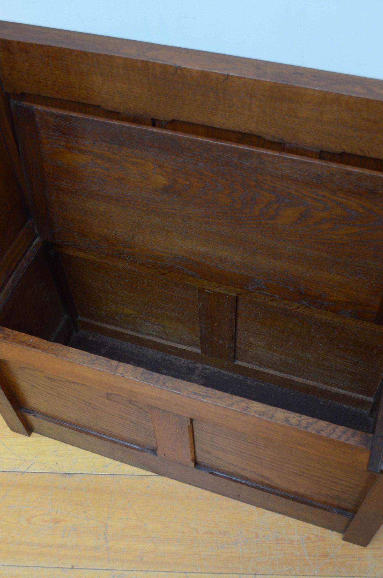 Gothic Revival Oak Hall Bench c1880 For Sale 4