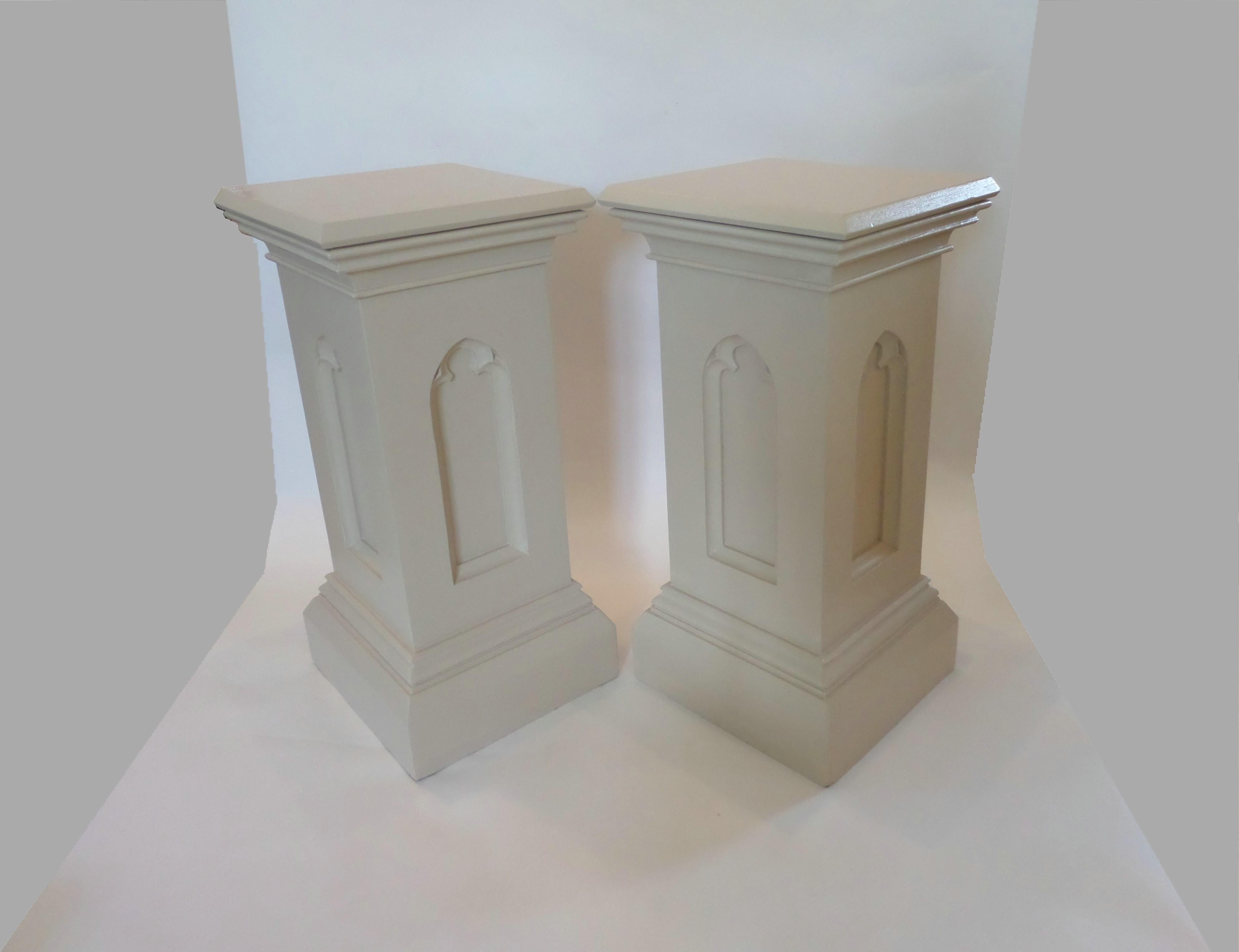 Gothic Revival Pair of Painted Oak Pedestals, United States, Late 19th Century For Sale 1