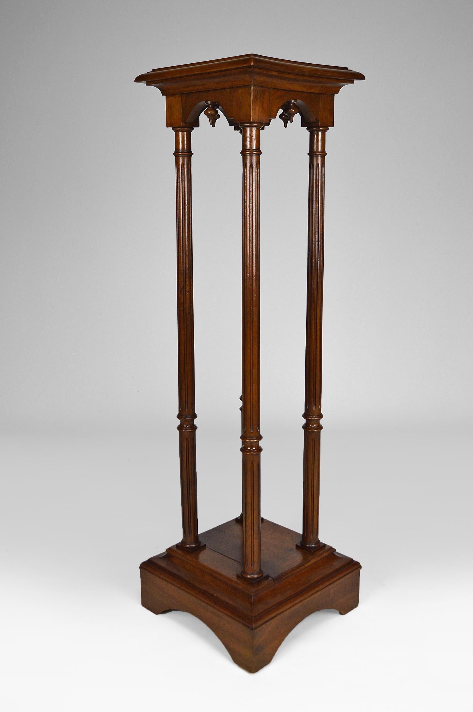 French Gothic Revival Pedestal Stand in Walnut, France, circa 1880 For Sale
