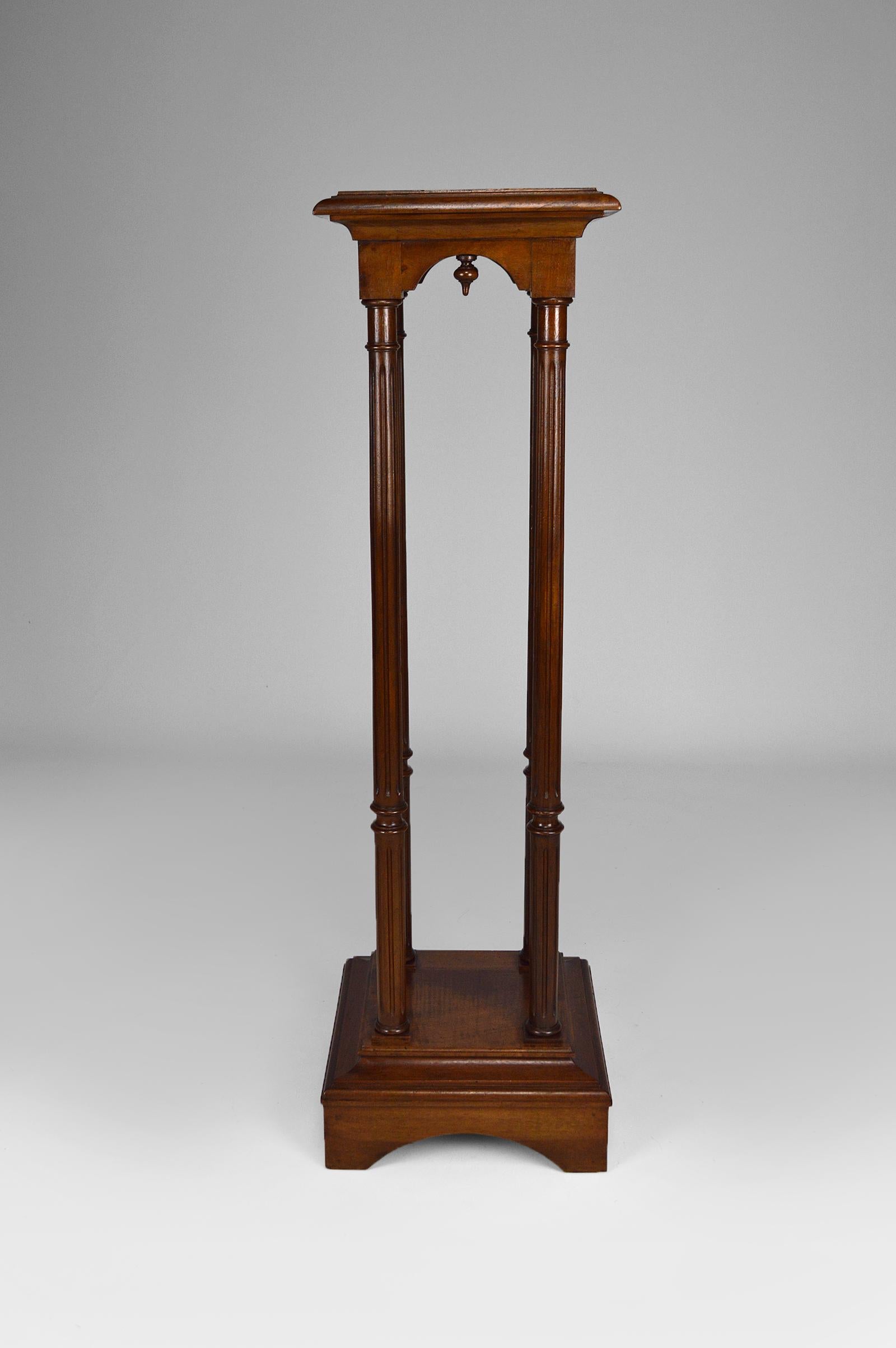 Carved Gothic Revival Pedestal Stand in Walnut, France, circa 1880 For Sale