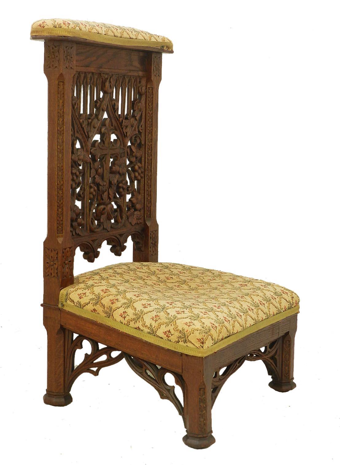 Gothic Revival Prie Dieu Side Chair Hand Carved Oak French Church 19th Century In Good Condition In Mimizan, FR