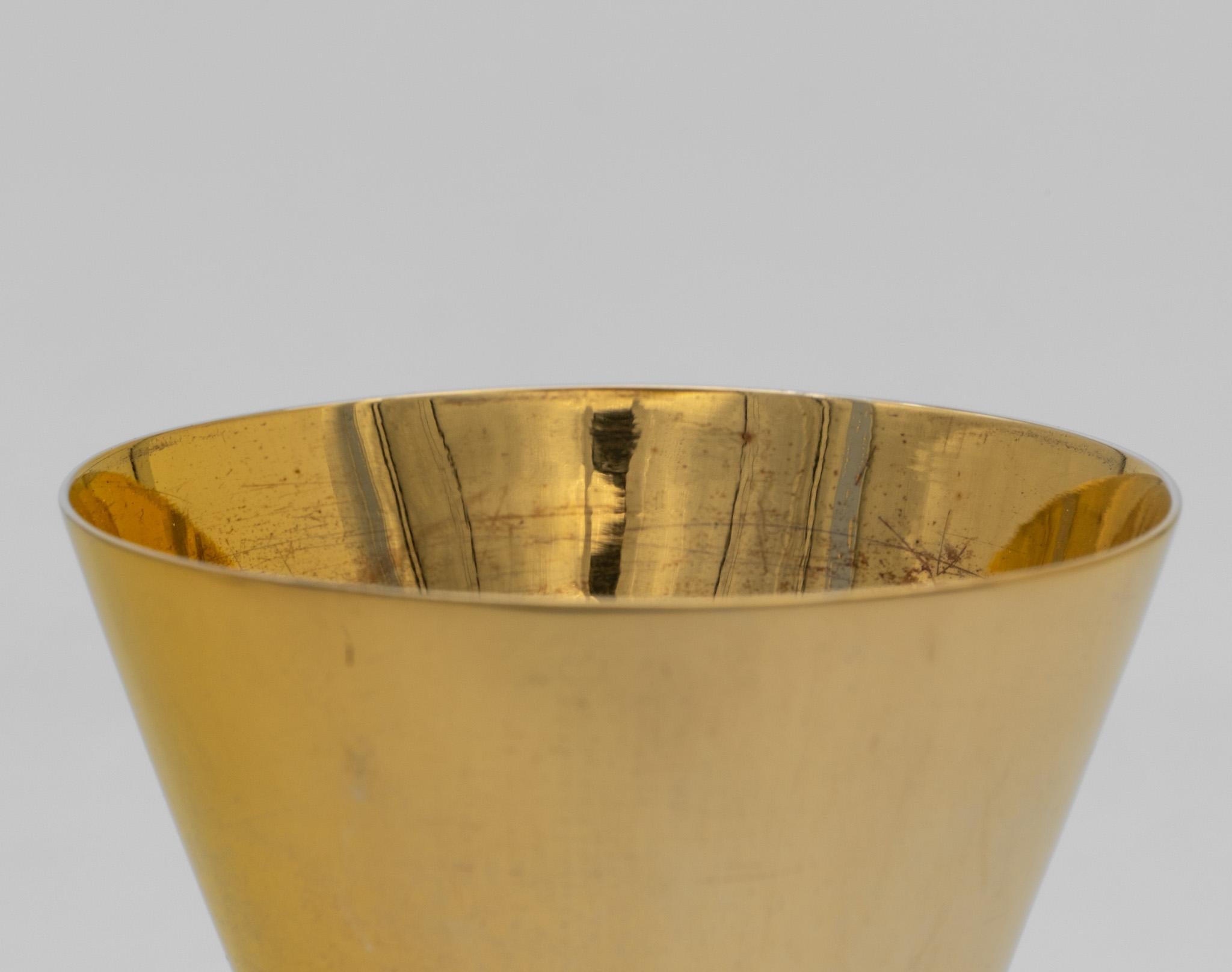 Cáliz gótico de plata de ley dorada y engastado con piedras de Carl Krall Londres Hecho a mano en venta