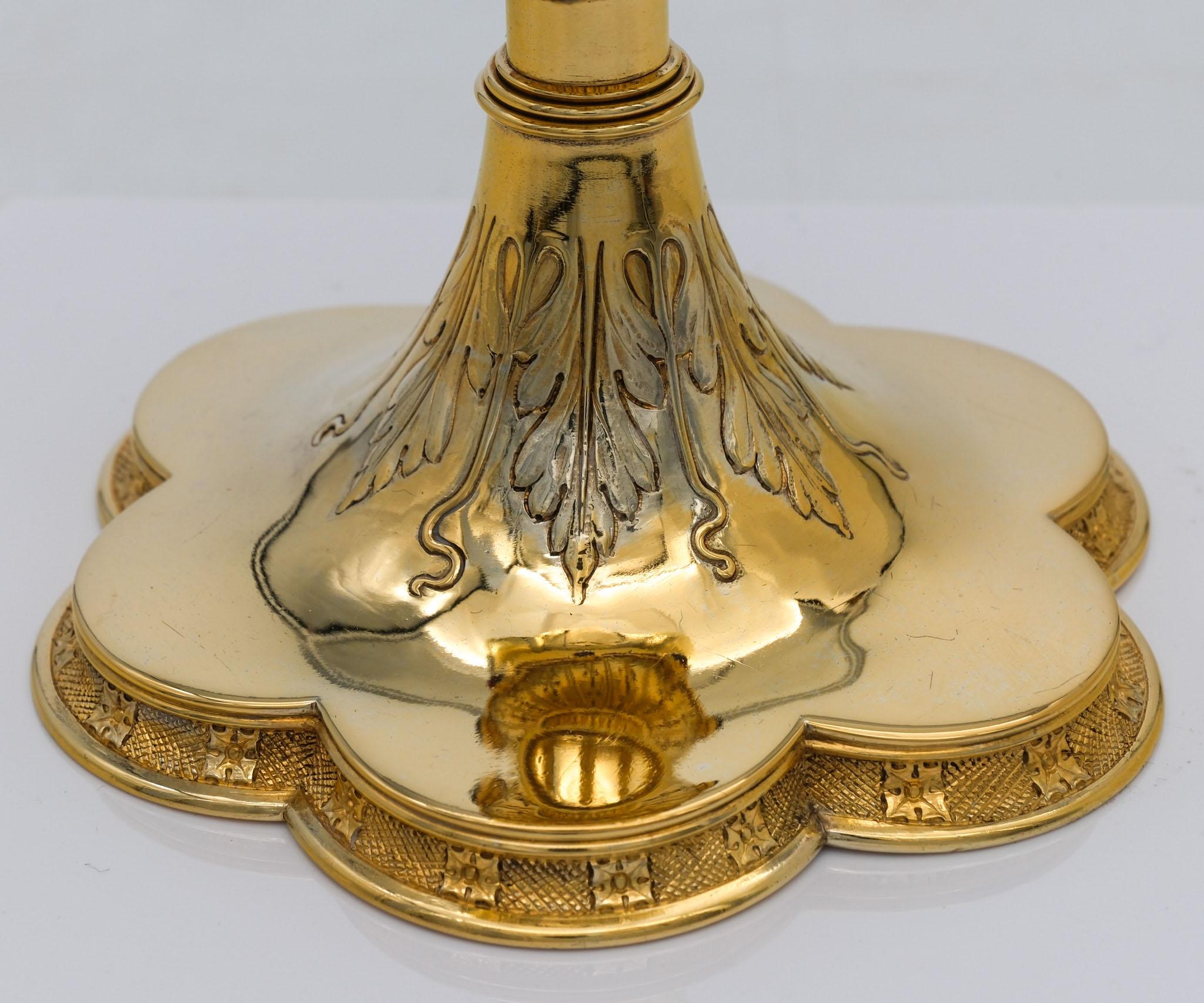 Cáliz gótico de plata de ley dorada y engastado con piedras de Carl Krall Londres en Bueno estado para la venta en Norwich, GB
