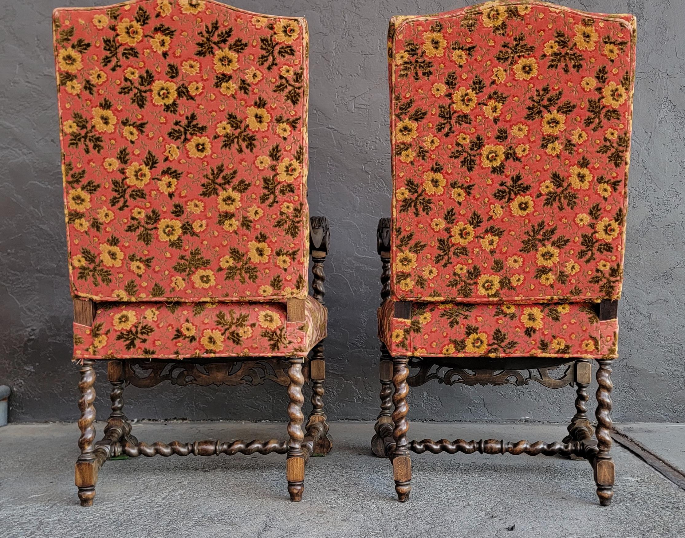 Néo-gothique Paire de chaises de trône Revive gothique années 1920 en vente