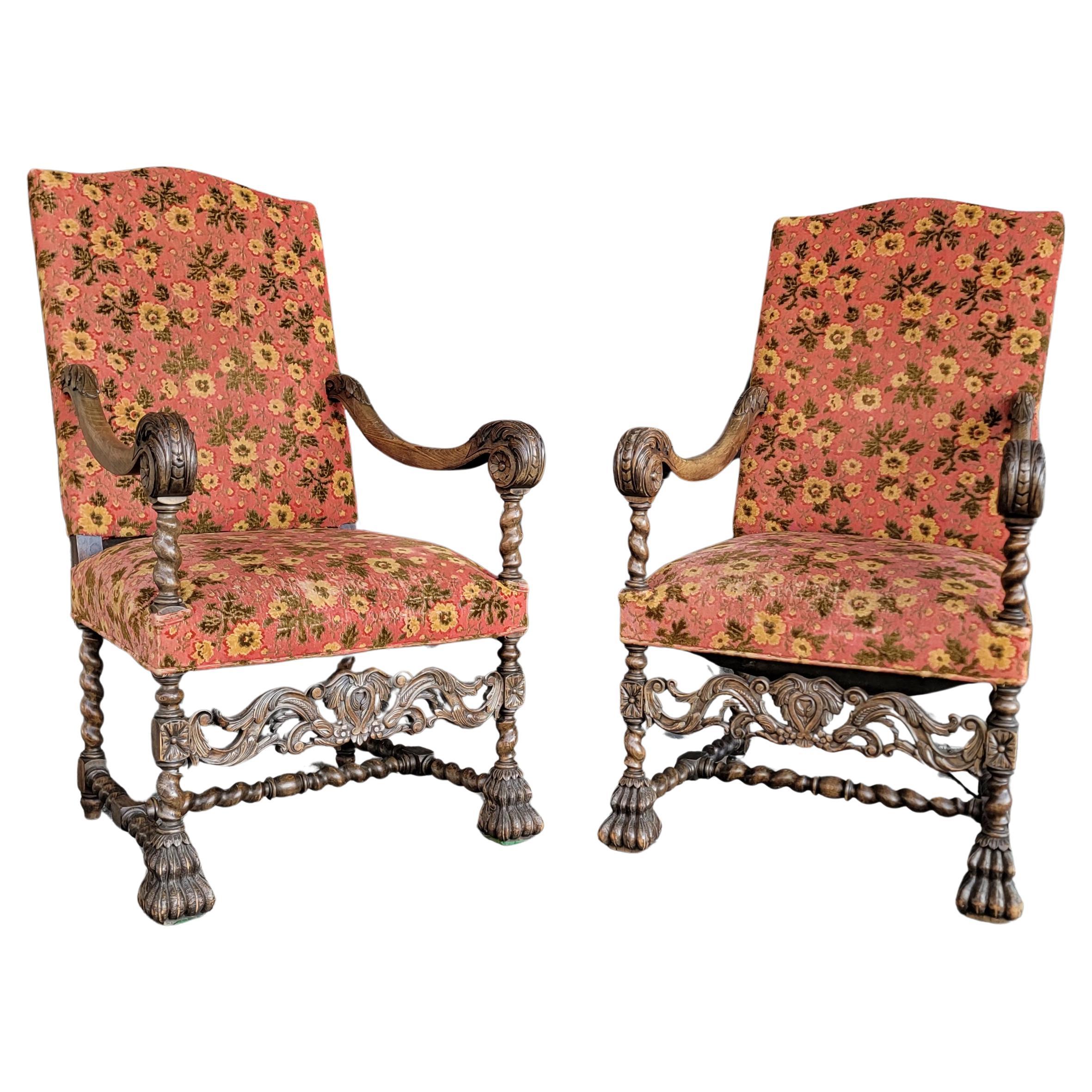 Paire de chaises de trône Revive gothique années 1920 en vente