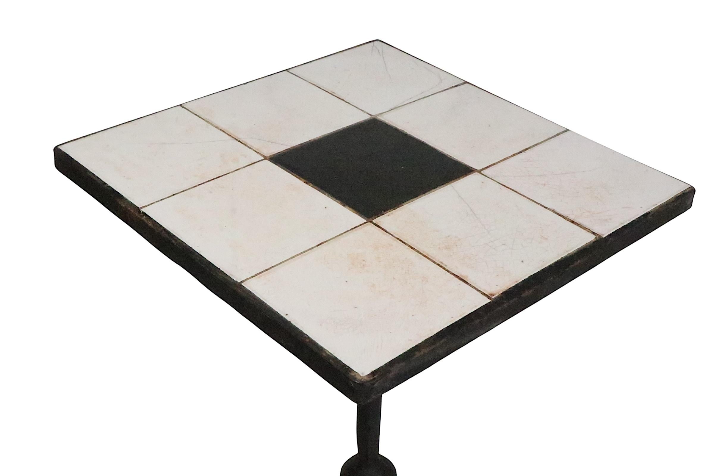 Table d'appoint à piédestal en fer forgé et tuiles néo-gothique 1920/60 en vente 5