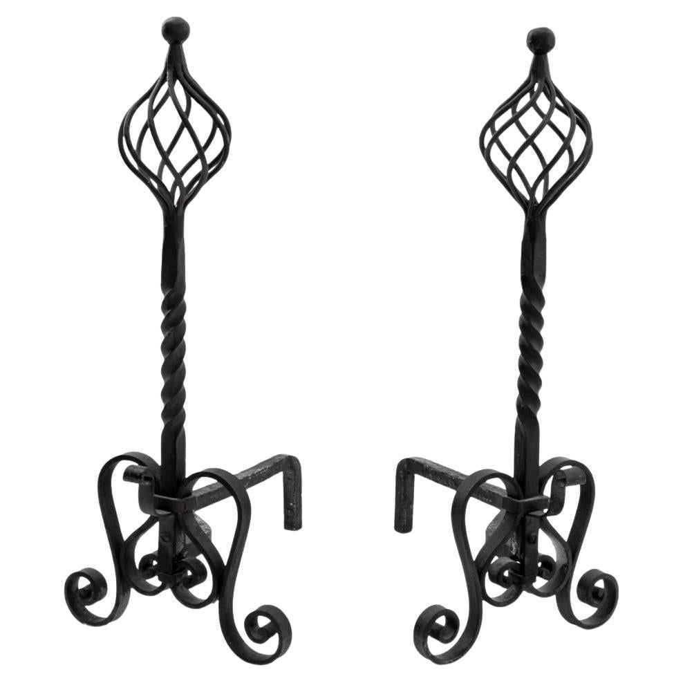 Paire de chenets en fer forgé de style néo-gothique