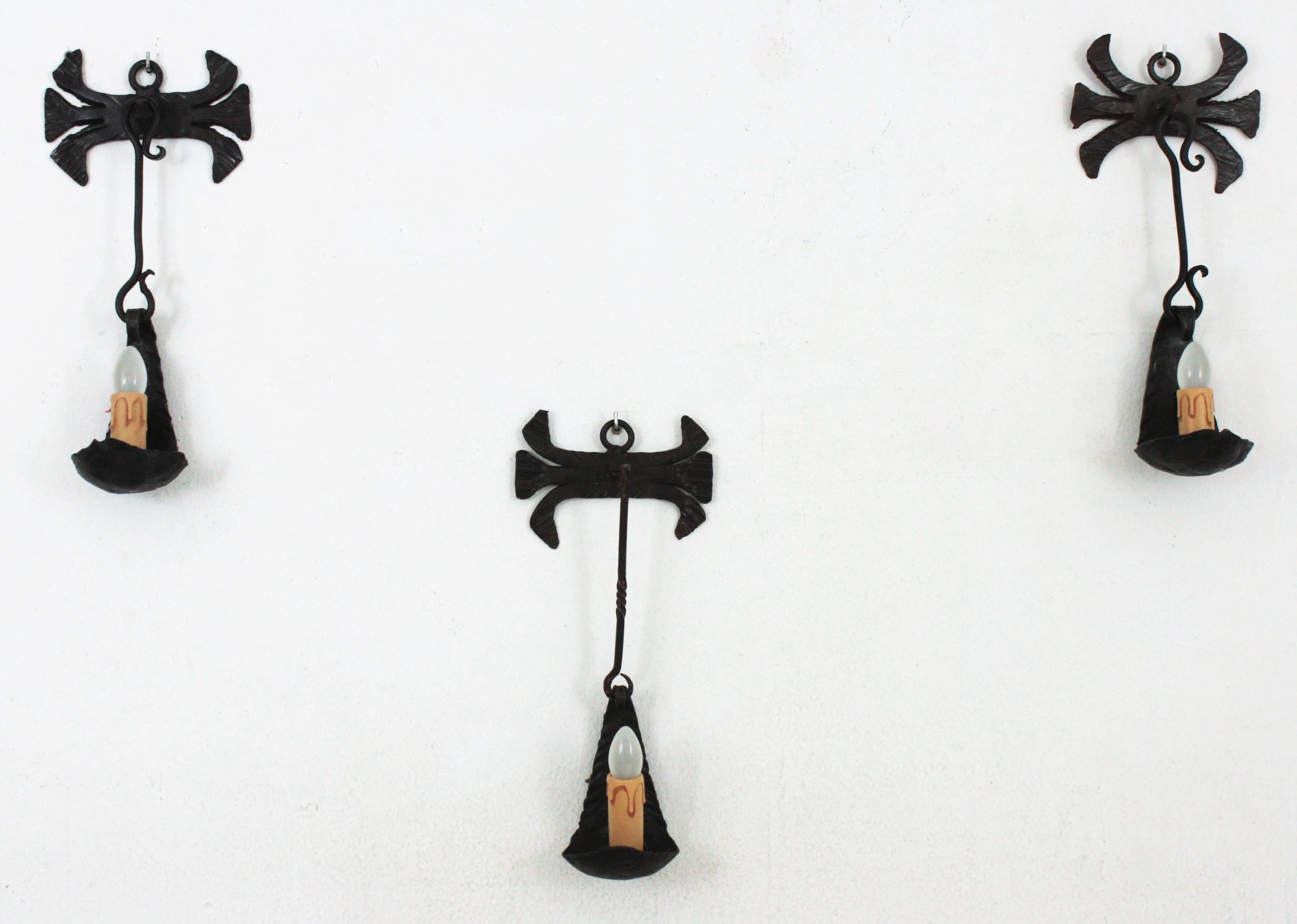 Spanish Gothic Revival Wall Lights in Hand-Forged Iron For Sale 7
