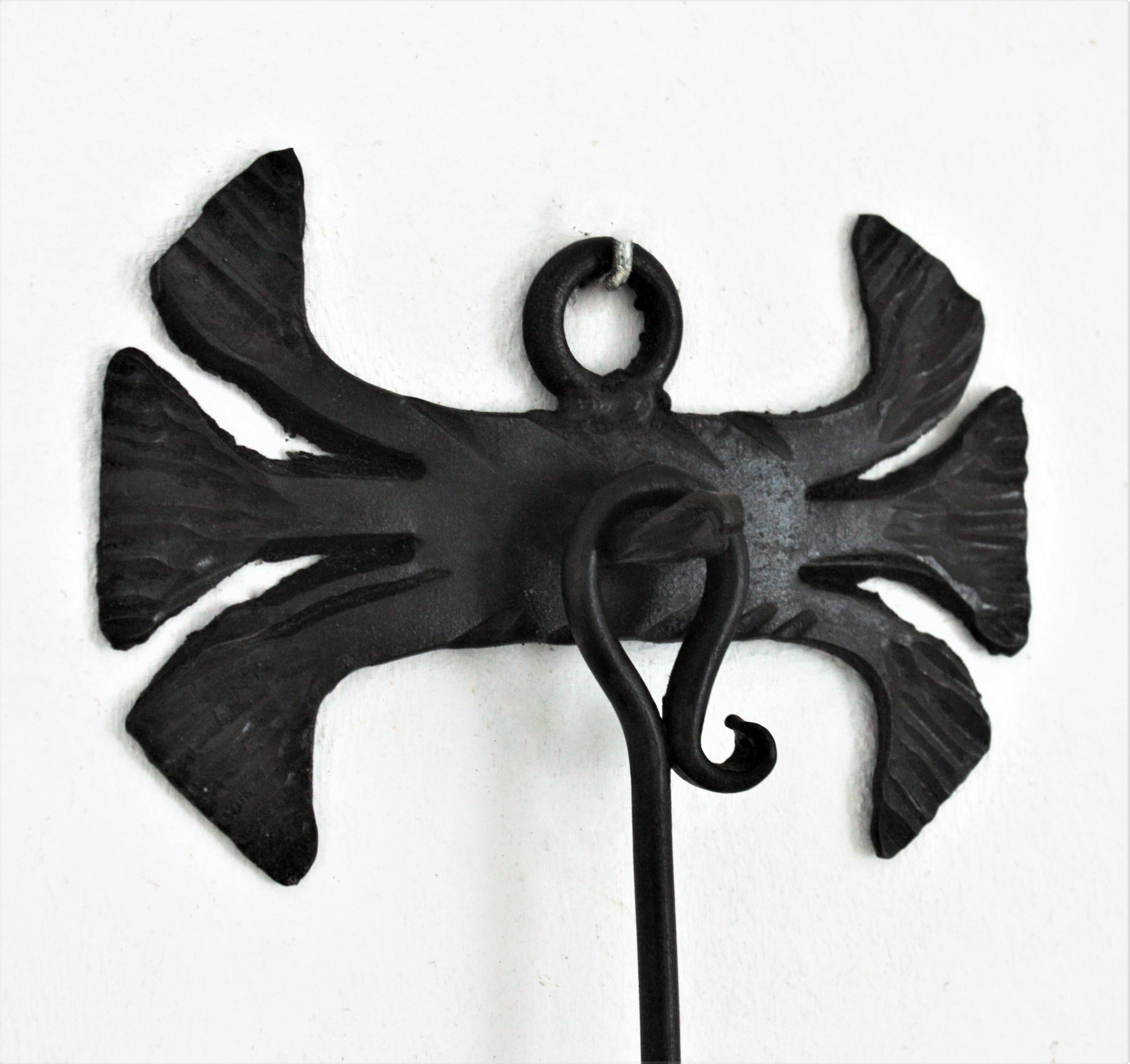 Spanish Gothic Revival Wall Lights in Hand-Forged Iron For Sale 5