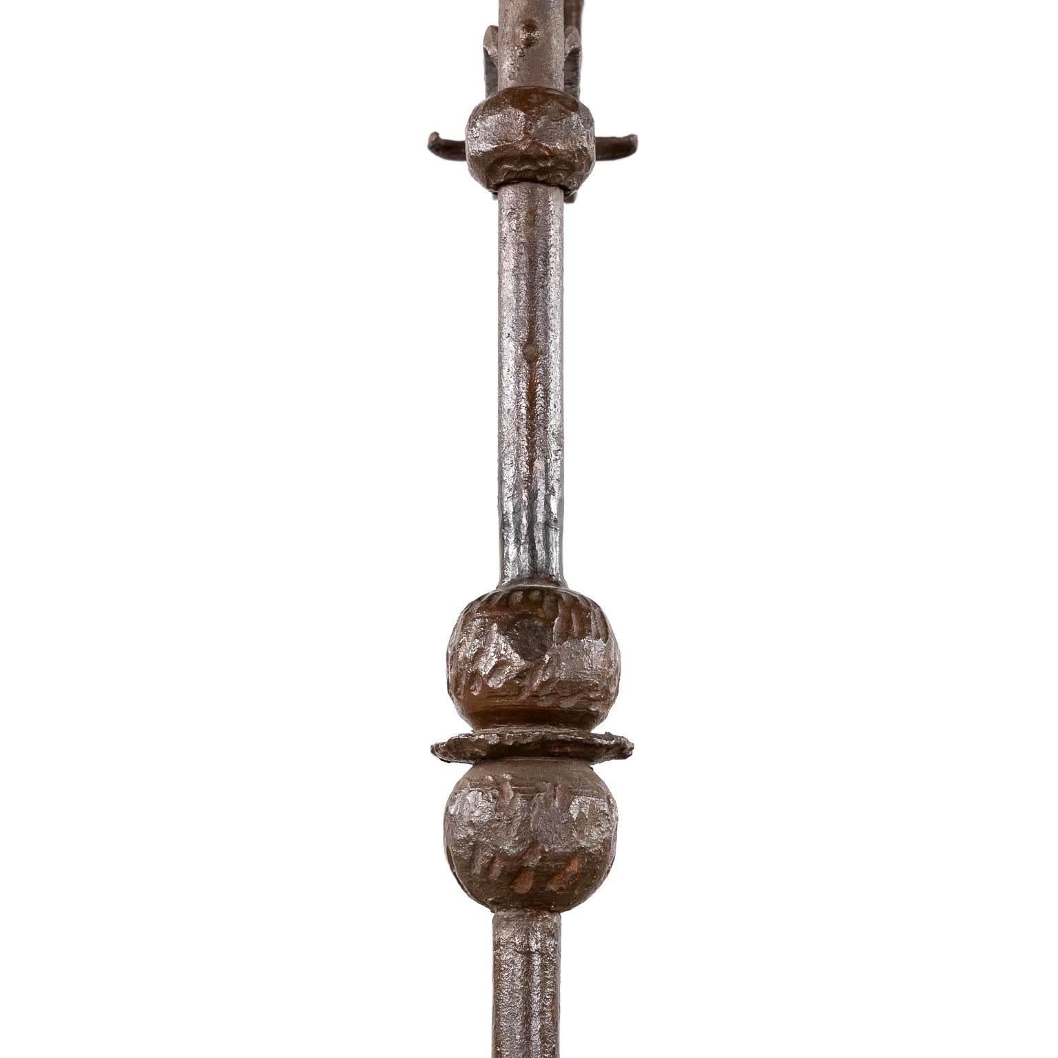 Lutrin ou pupitre en fer forgé de style Revive avec support de bougie articulé en vente 1