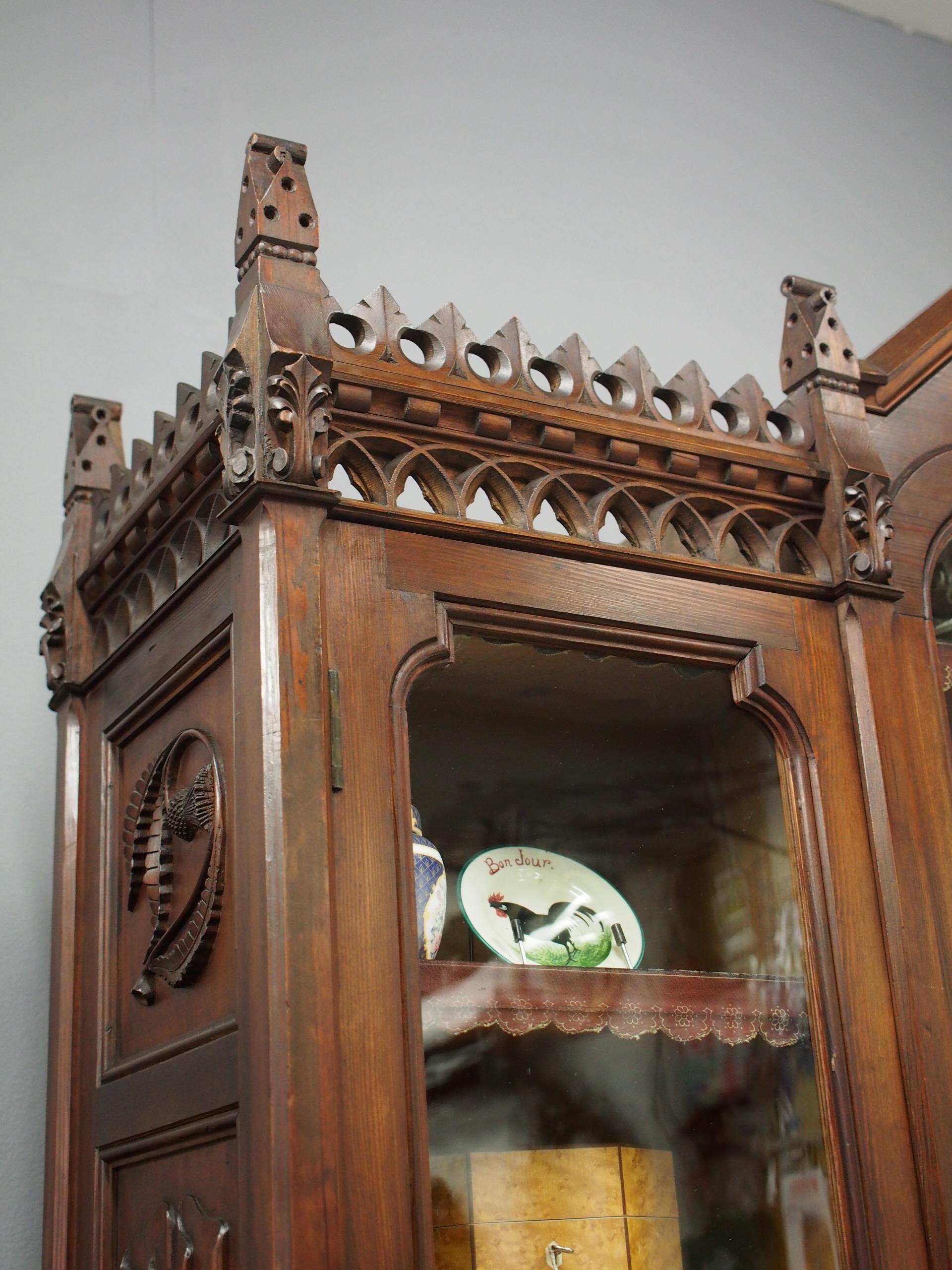 Gothic Scottish Pitch Pine Cabinet Bookcase In Good Condition For Sale In Edinburgh, GB