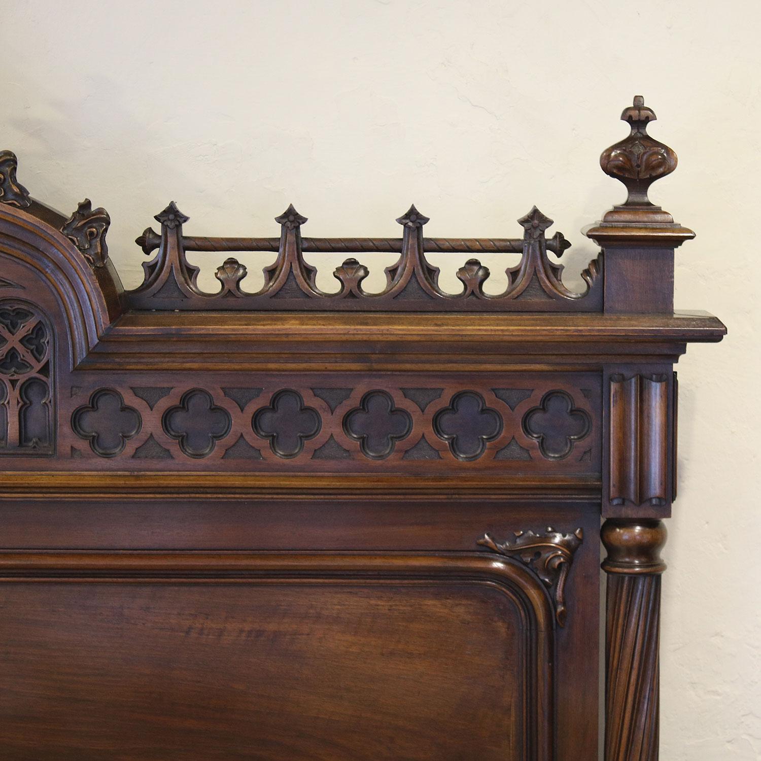 Gothic Style Antique Bed in Walnut, WK102 1