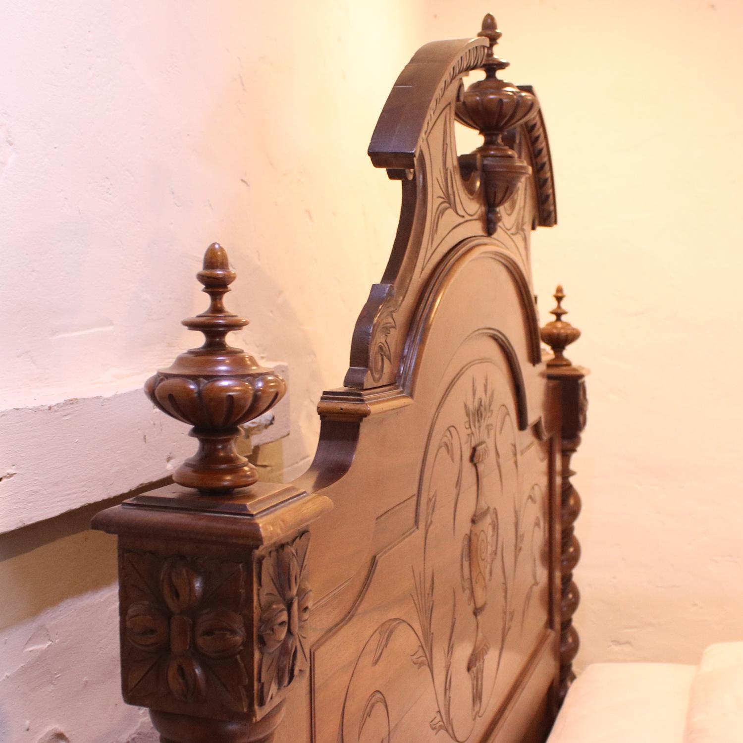 Late 19th Century Gothic Style Antique Bed WK158