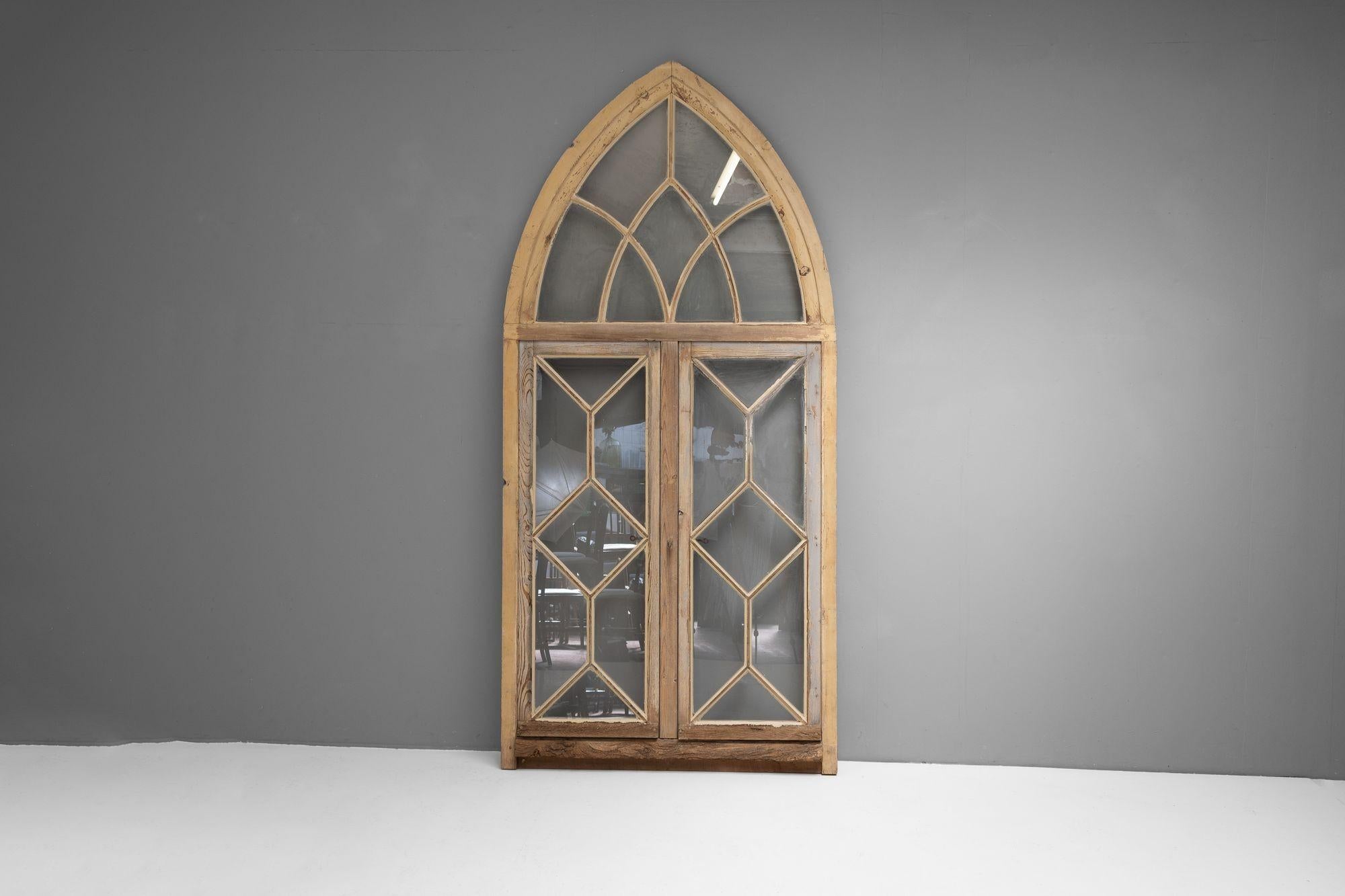 Ventana arqueada de estilo gótico en venta 1