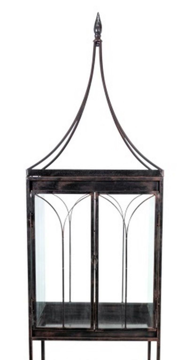 Armario Terrario de Metal Pintado de Negro Estilo Gótico en venta 1