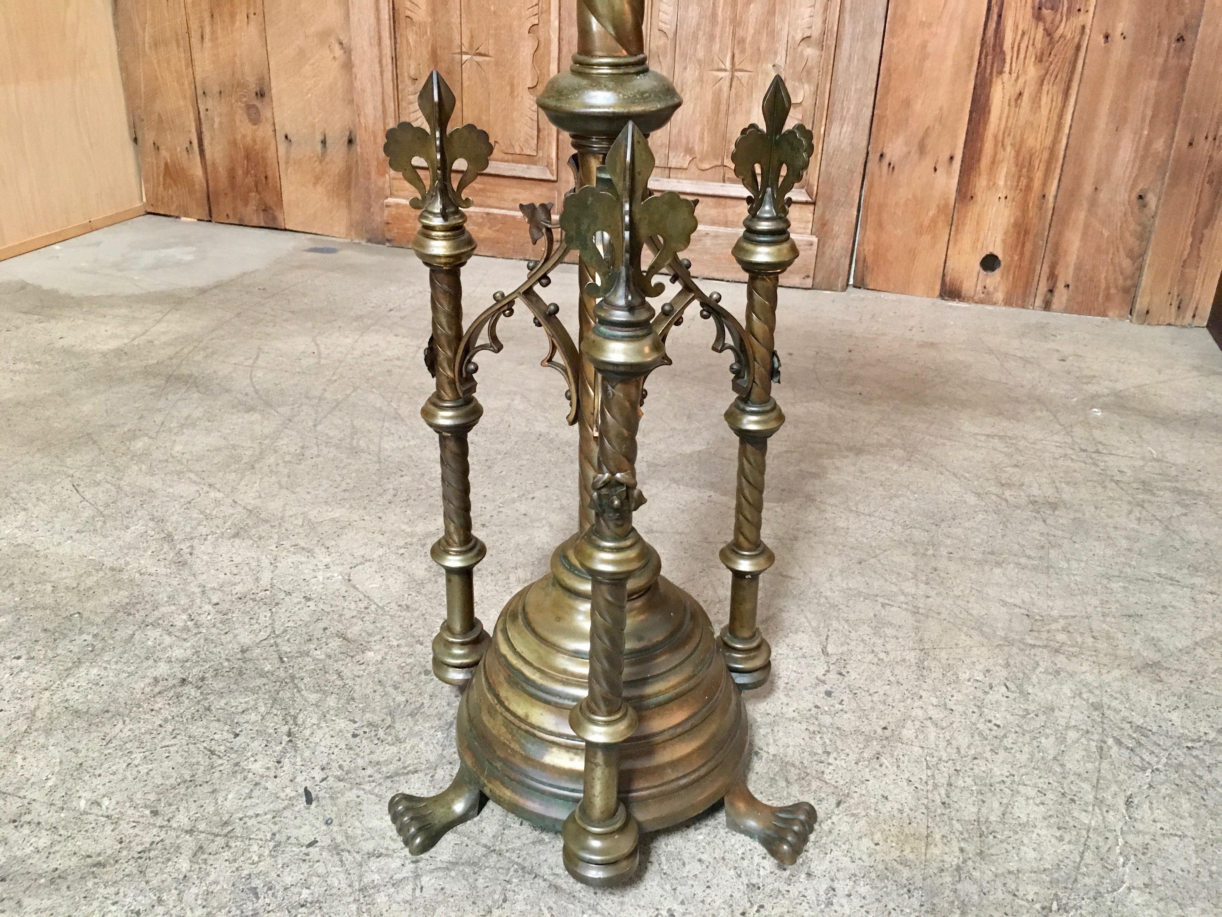 Gothic style Brass Lectern In Good Condition In Denton, TX