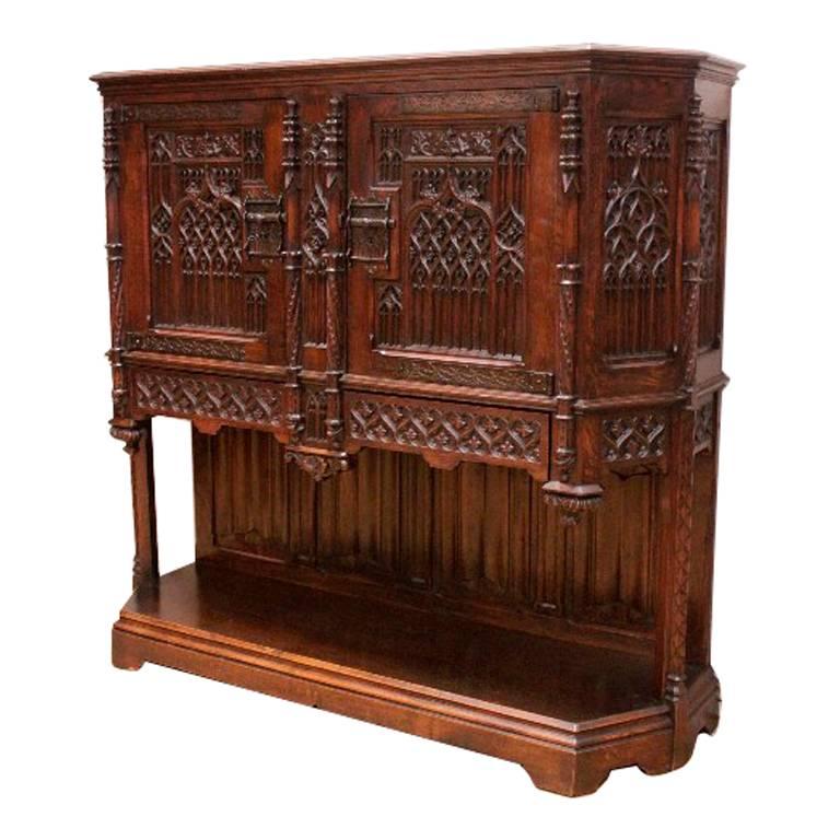 Gothic-Style Credenza in Oak For Sale
