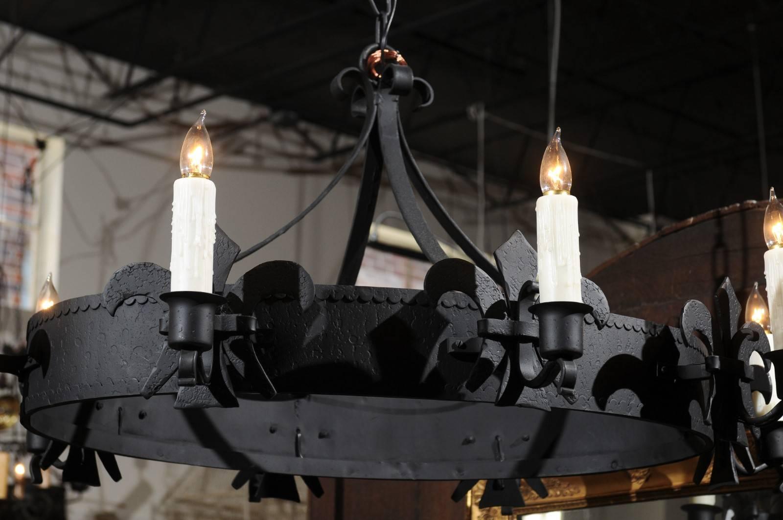 20th Century Gothic Style French Oval Wrought-Iron Eight-Light Chandelier with Fleurs-de-Lys For Sale