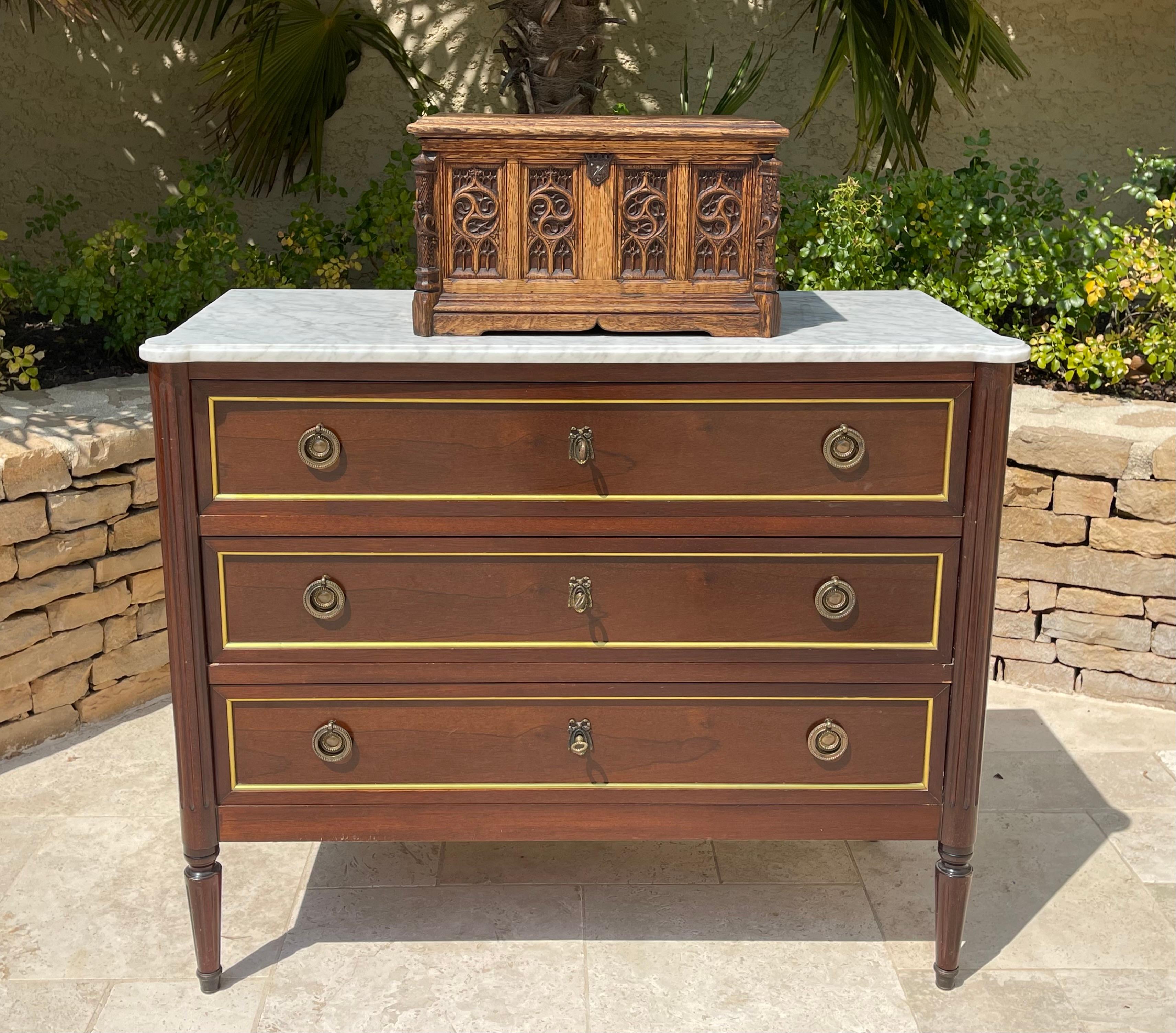 Gothic Style Oak Box, XIXth century For Sale 8